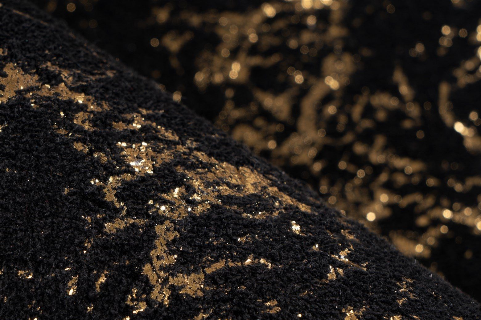 Kayoom Teppich in Schwarz / Gold, 100% Polyester - 150x80cm (LxB)