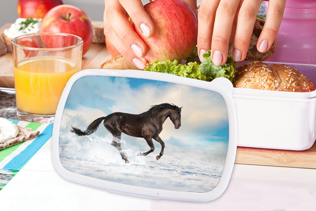 MuchoWow Lunchbox Schwarzes Pferd für weiß Schnee, Kinder und Brotbox Kunststoff, Mädchen für und Brotdose, (2-tlg), Erwachsene, Jungs im