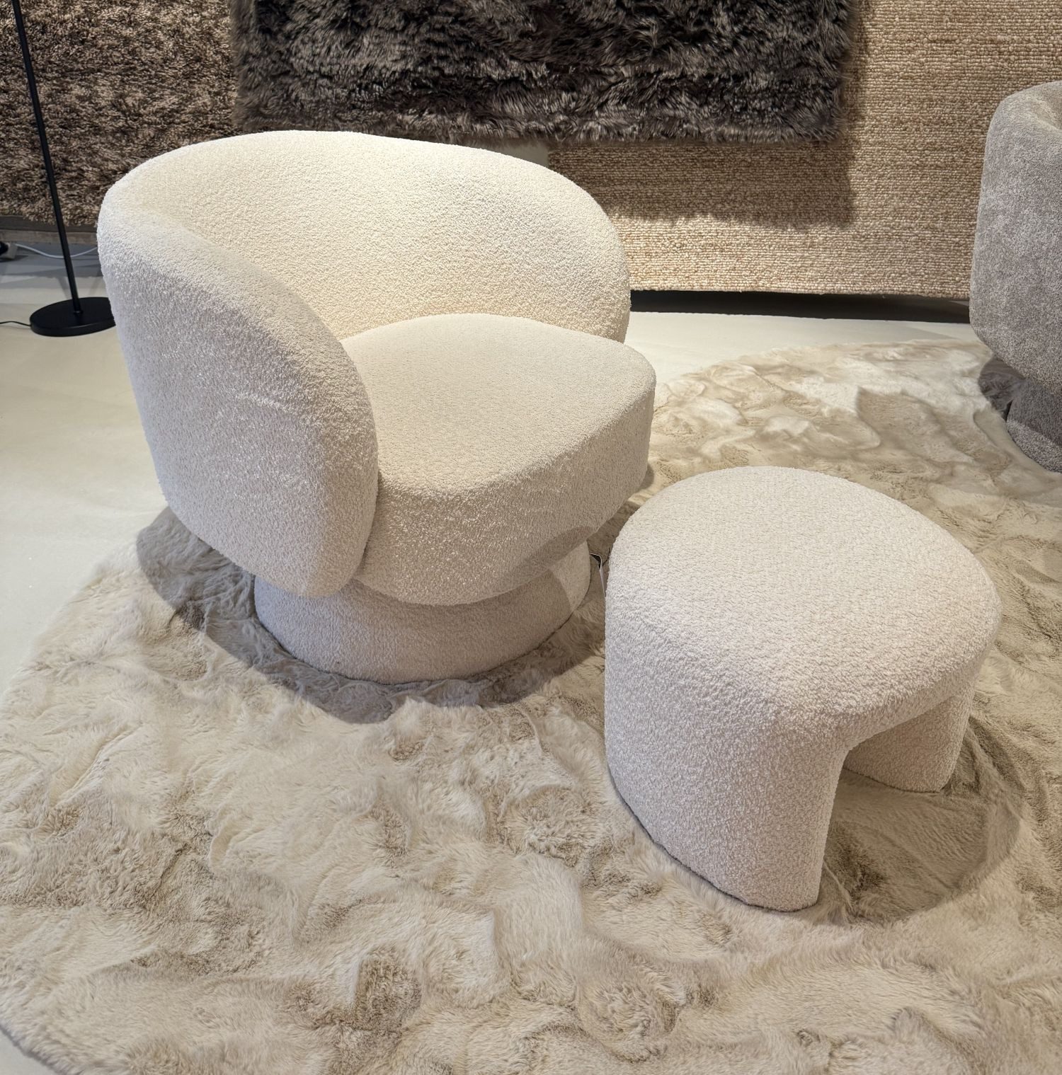 LEVEN Lifestyle Teppich Kuschelteppich 300 x 230 cm beige organische Form, organisch