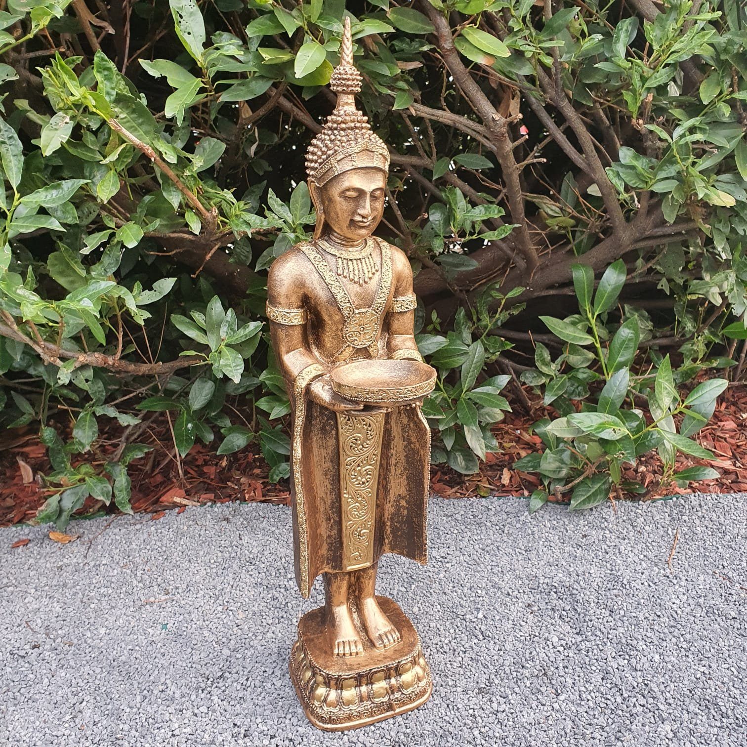 Aspinaworld Gartenfigur Tempelwächter Buddha Figur mit Schale 76 cm wetterfest