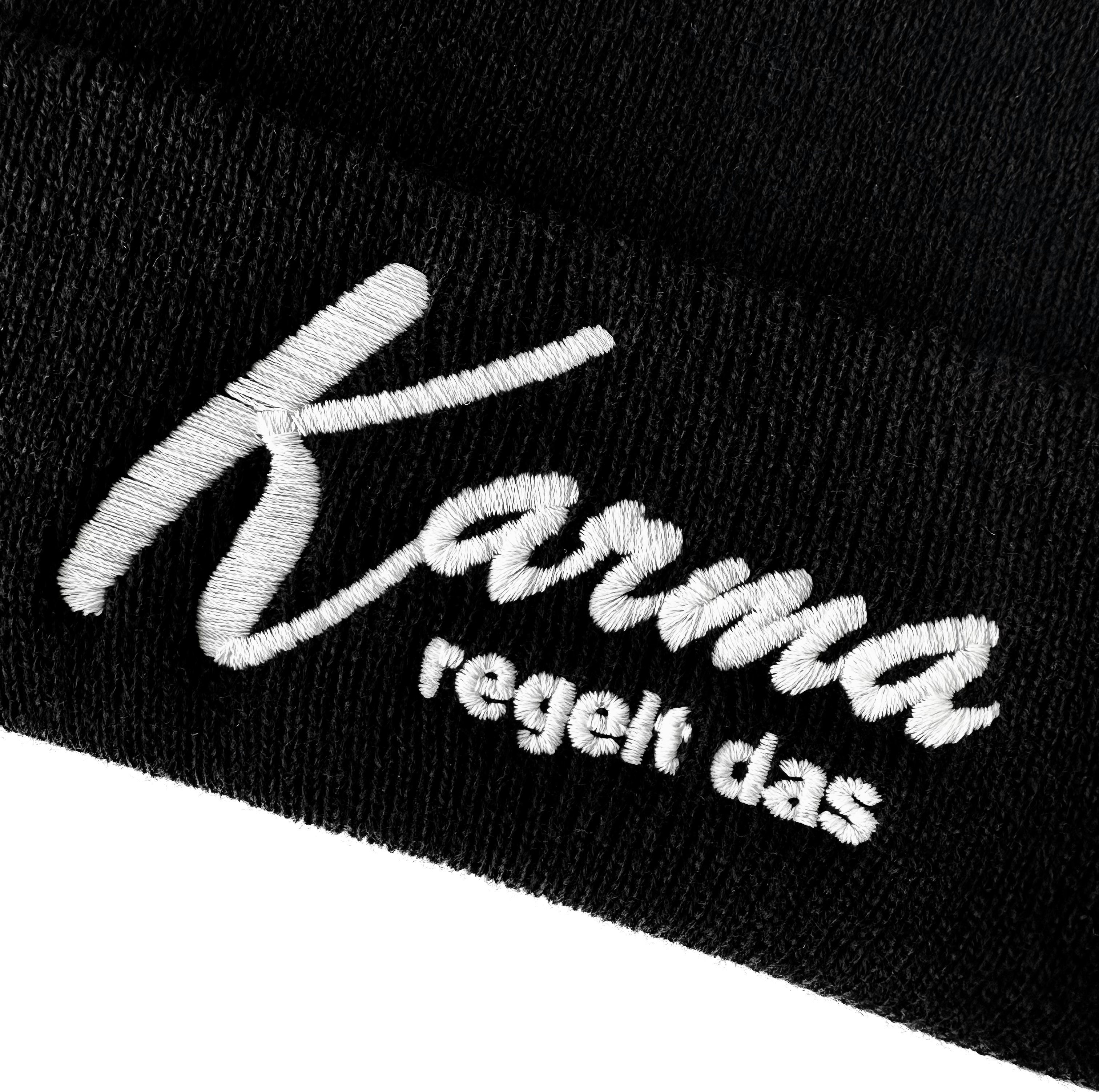 Schnoschi Strickmütze Wintermütze Karma Beanie) Stickerei Umschlag regelt bestickt (Long und Spruch Streetwear mit das breitem
