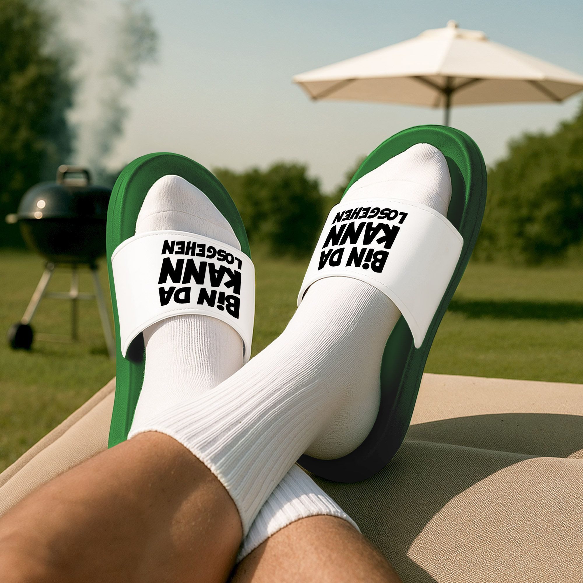 MoonWorks Badeschlappen mit Spruch Kann losgehen Witzige Latschen für Urlaub, Badesandale