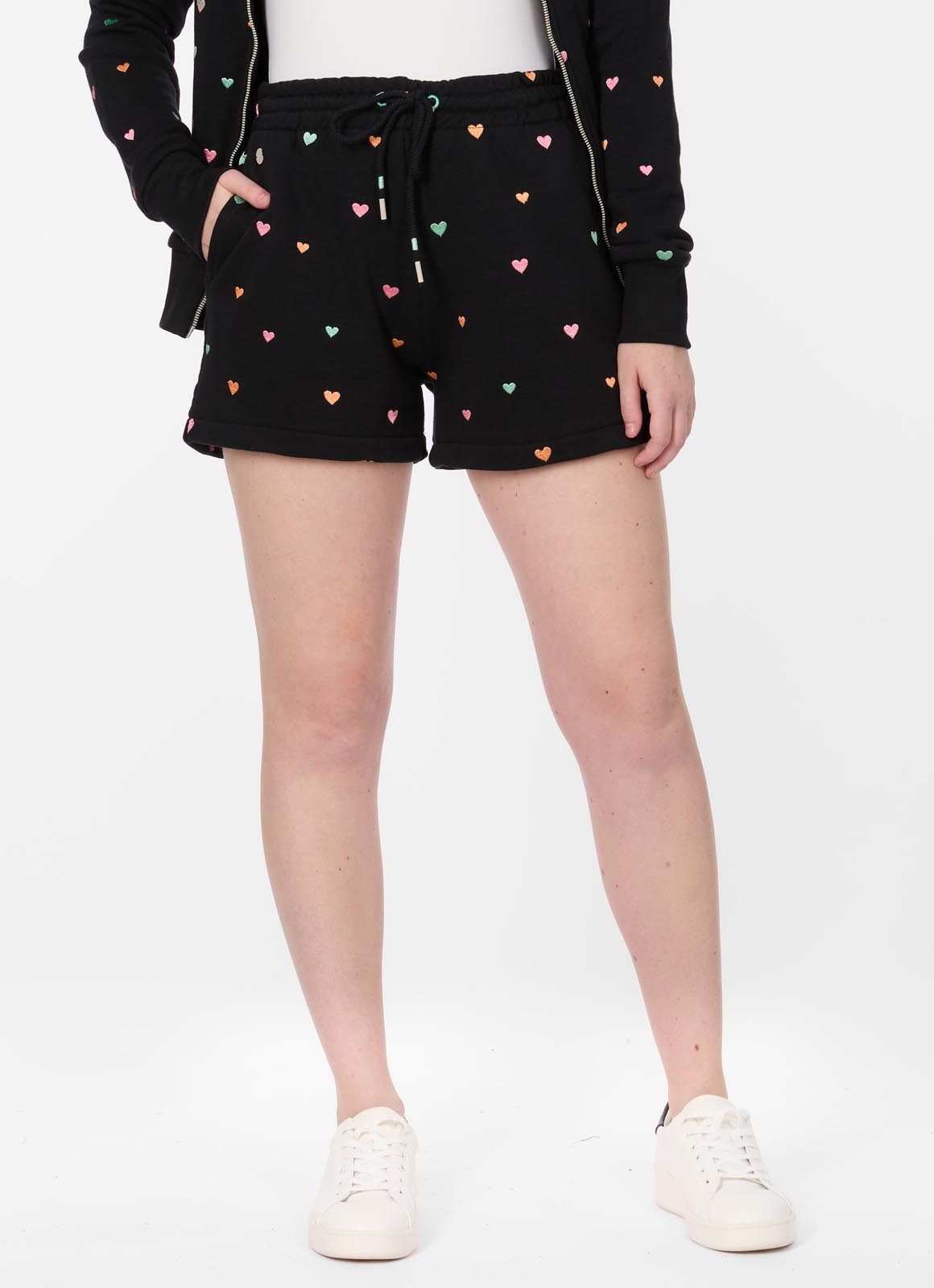 Ragwear Sweatshorts ANIKU HEARTS Mit Kordelzug und kleinen bunten Herzchen bestickt