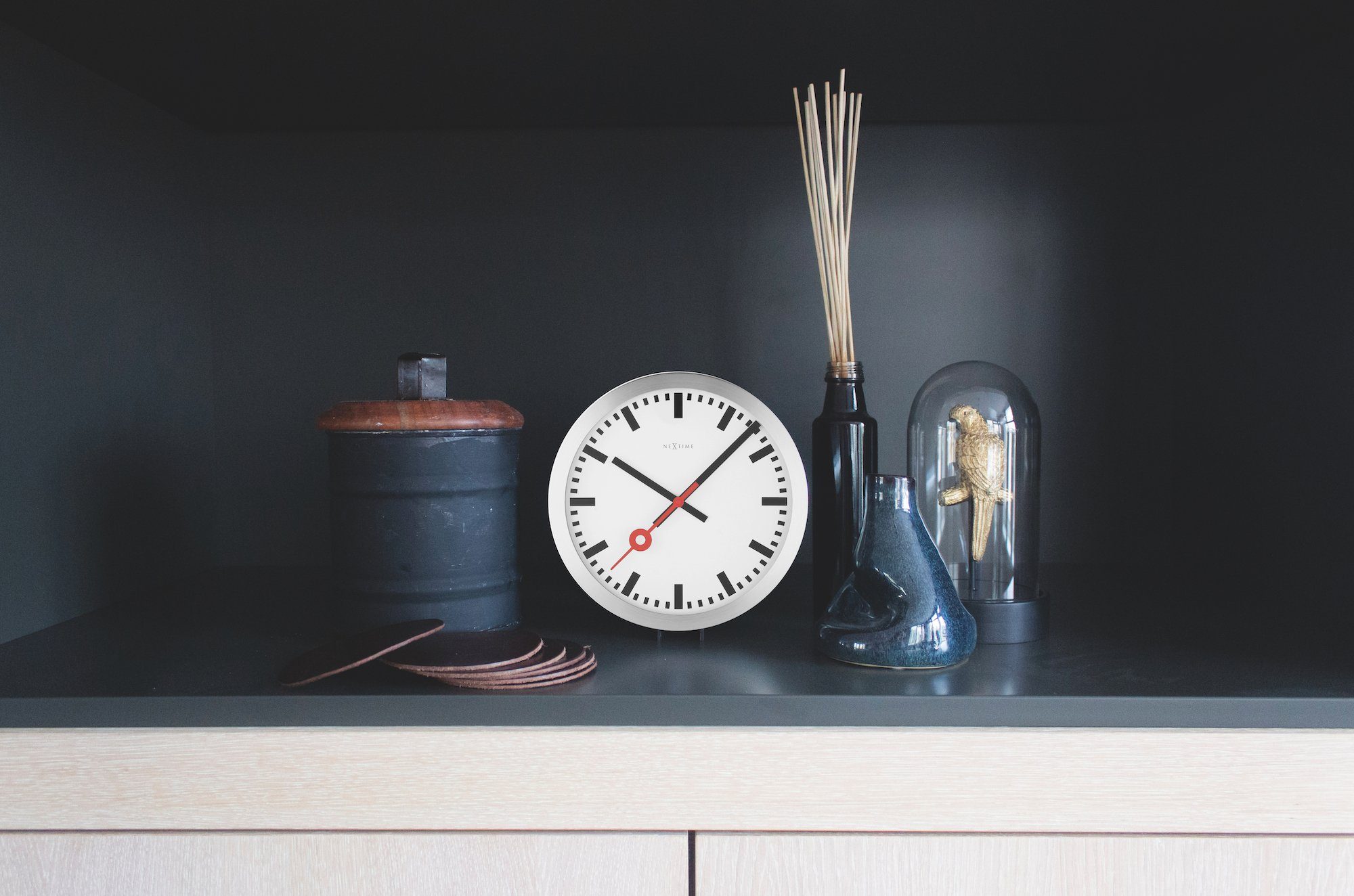 NEXTIME Wanduhr 3998 (im ikonischen Bahnhofsuhr Design) – Bild 5 von 5
