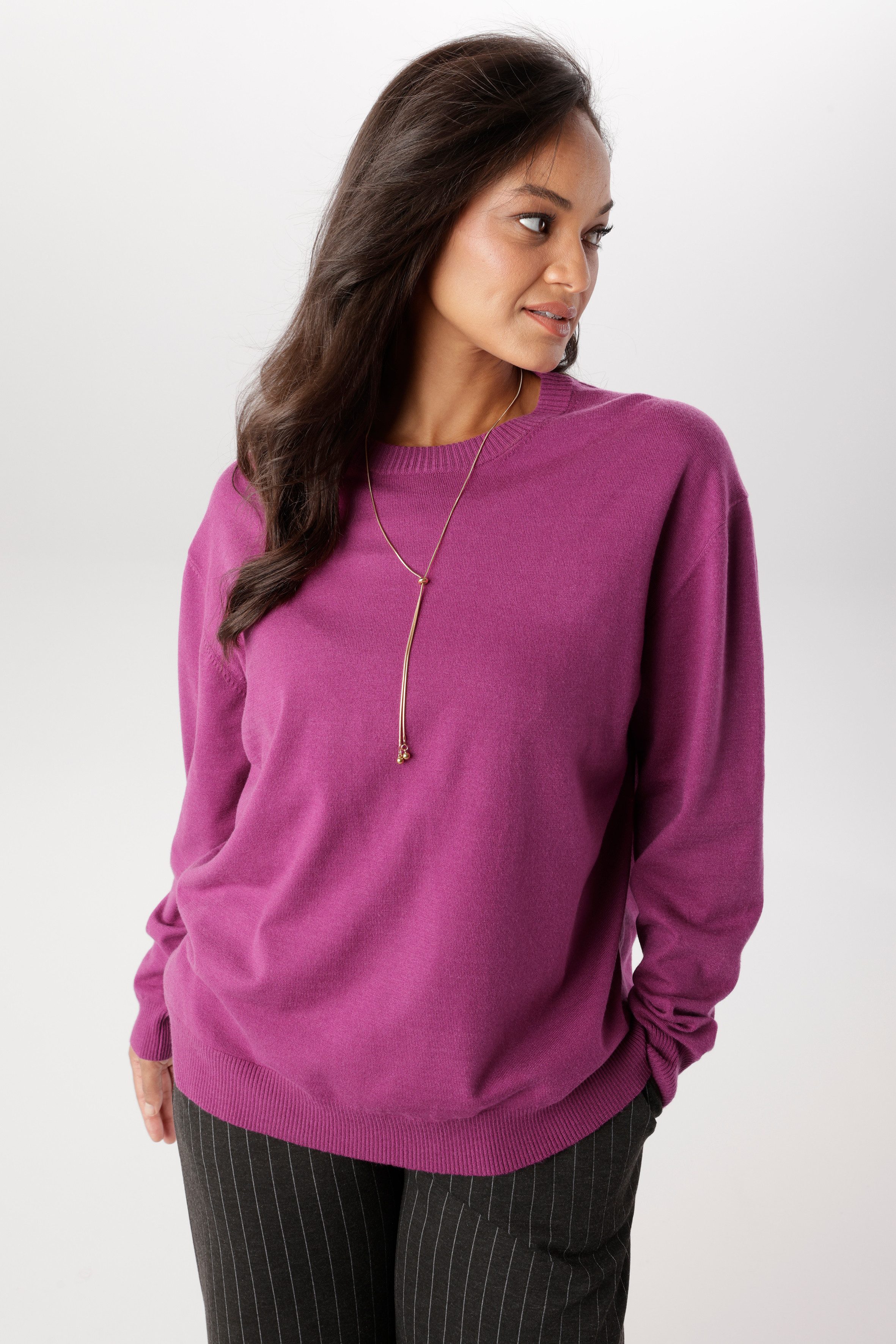 Aniston PLUS Rundhalspullover aus weicher Viskosemischung - NEUE KOLLEKTION. € 29,99, (€ 29,99 pro 1 Stk).