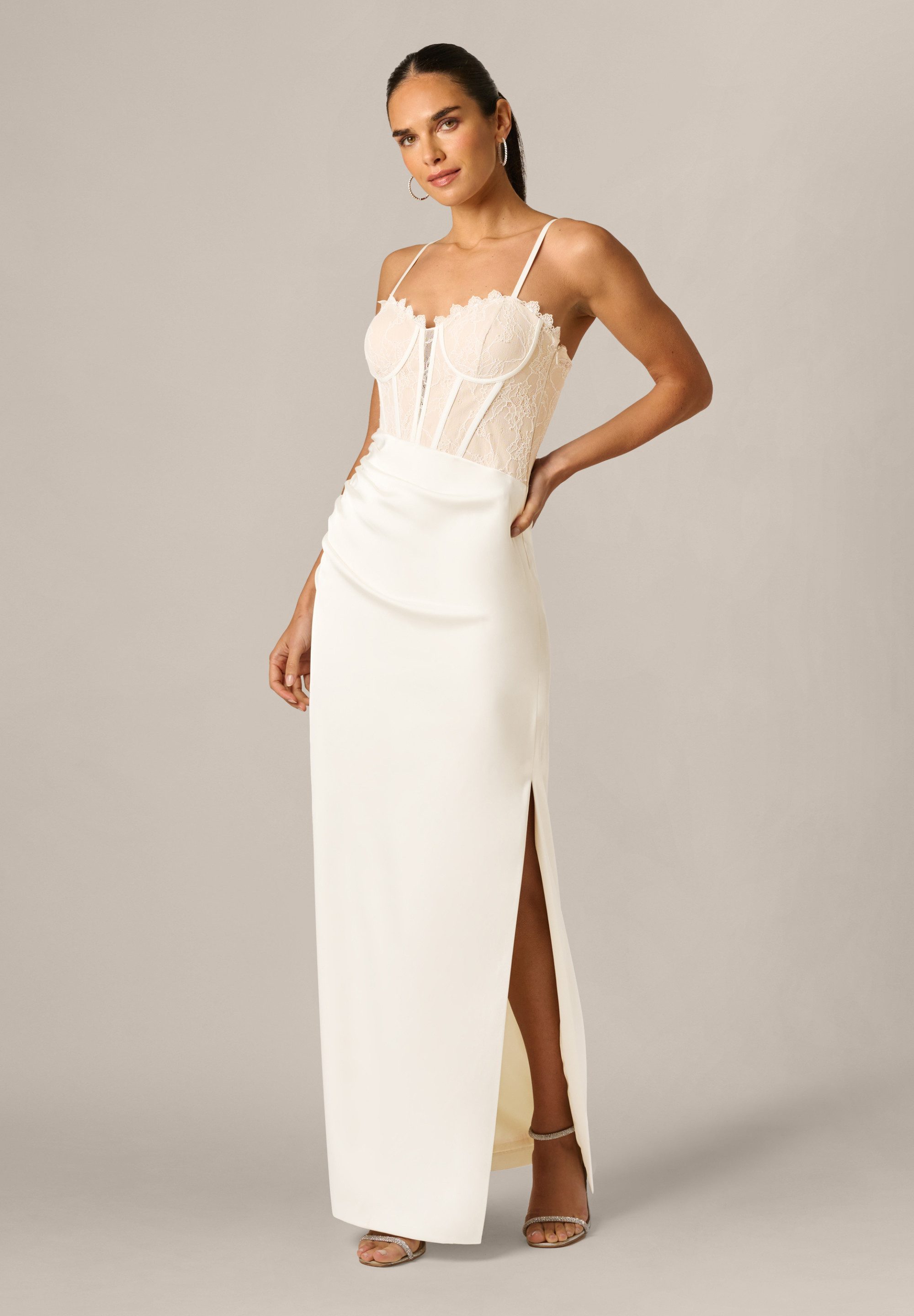 Adrianna Papell Abendkleid Satin and Lace Long Dress Striking, structured and soft evening gown