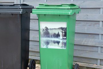 MuchoWow Wandsticker Wald - Nebel - Winter (1 St), Mülleimer-aufkleber, Mülltonne, Sticker, Container, Abfalbehälter