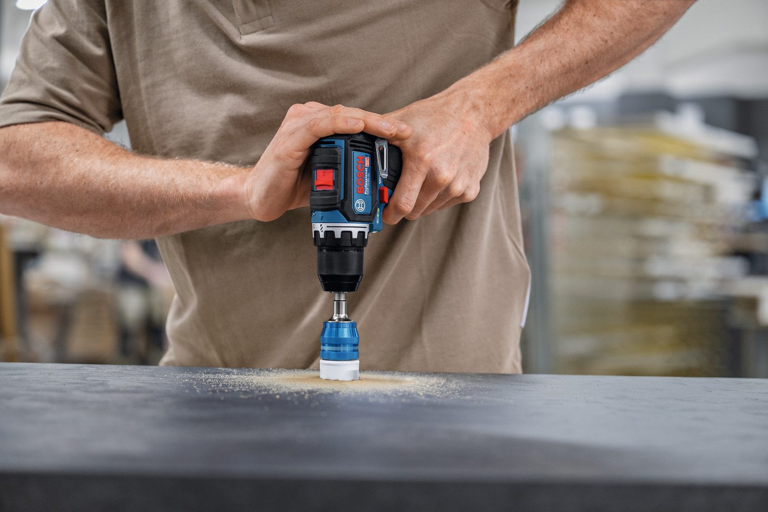 Bosch Professional Akku-Bohrschrauber GSR 12V-32, (Set), inkl. 2 Akkus, Ladegerät, 24-tlg. Zubehörset und Tasche