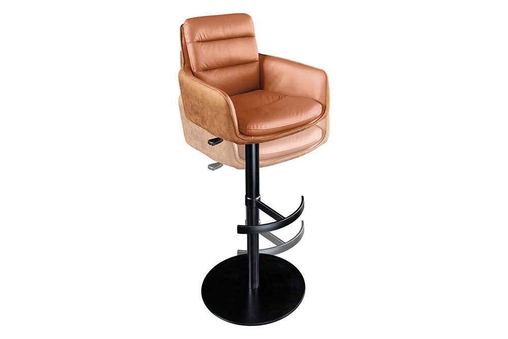 riess-ambiente Barhocker BIG GEORGE cognac - Echtleder, 360° drehbar, Metall-Fuß, mit Armlehne (Einzelartikel, 1 St), höhenverstellbar, mit Autoreturn & Fußablage – ideal für Deinen Tresen