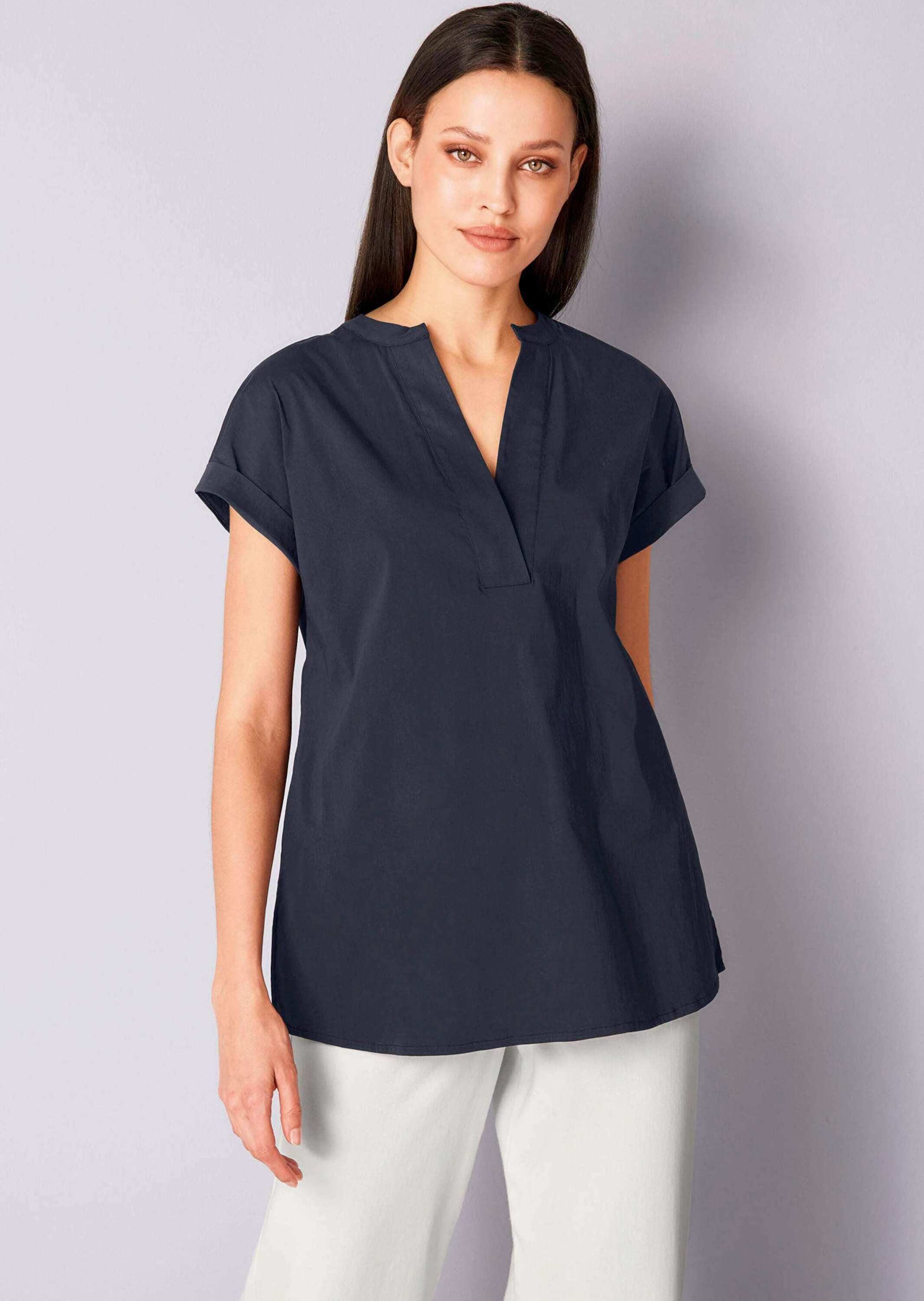 Isa Geblumte Bluse Mit V Ausschnitt main image 1