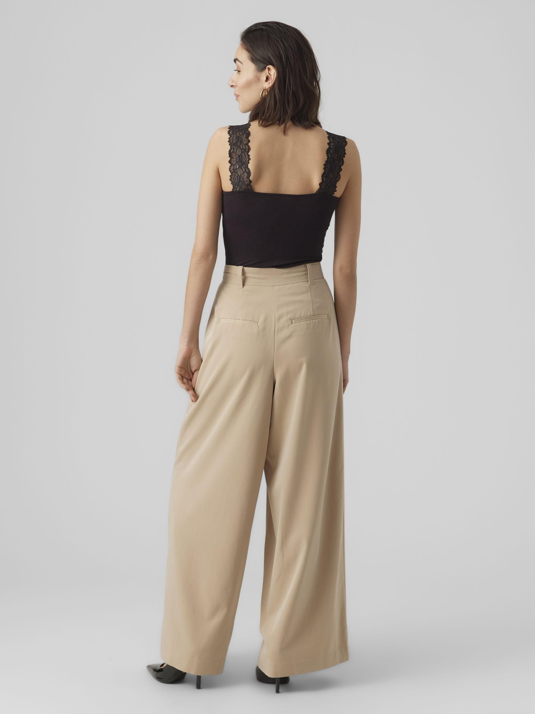 Vero Moda Shirttop 2er-Set ärmellos eng geschnitten mit Spitzendetail (2-tlg) VMROSA SL TOP GA JRS NOOS