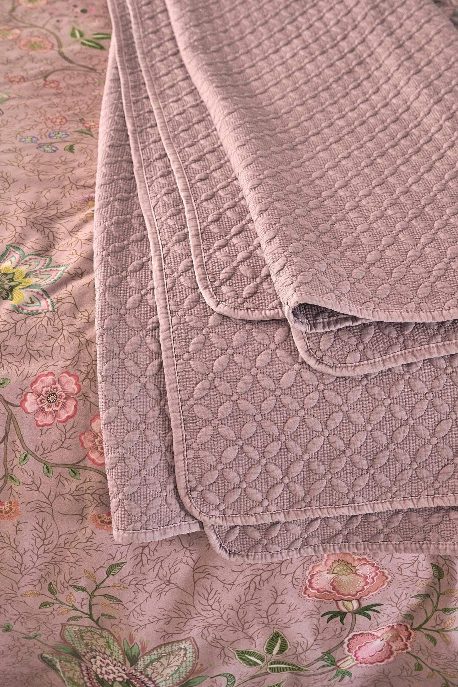 Wohndecke PIP Yuna Tagesdecke Bettüberwurf Zierdecke Steppdecke pink altrosa, PiP Studio, ein stilvolles Accessoire