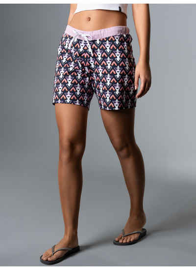 Trigema Bermudas TRIGEMA Shorts mit raffiniertem Design (1-tlg)