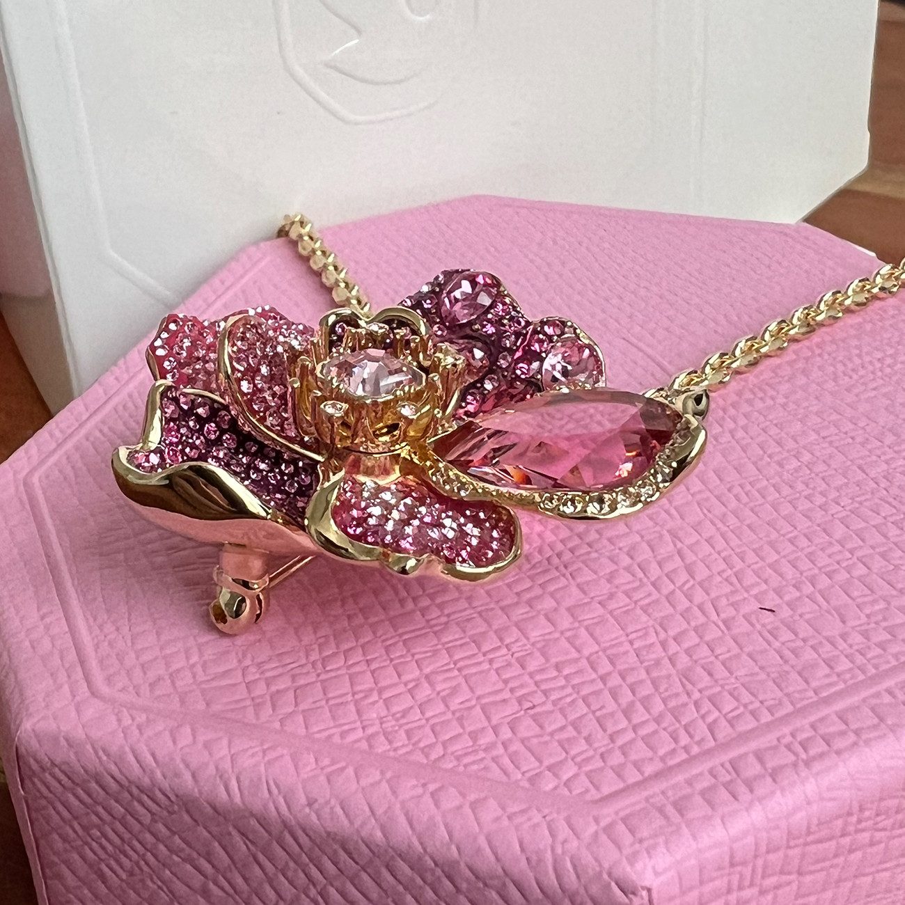 Swarovski Kette mit Anhänger goldfarben...