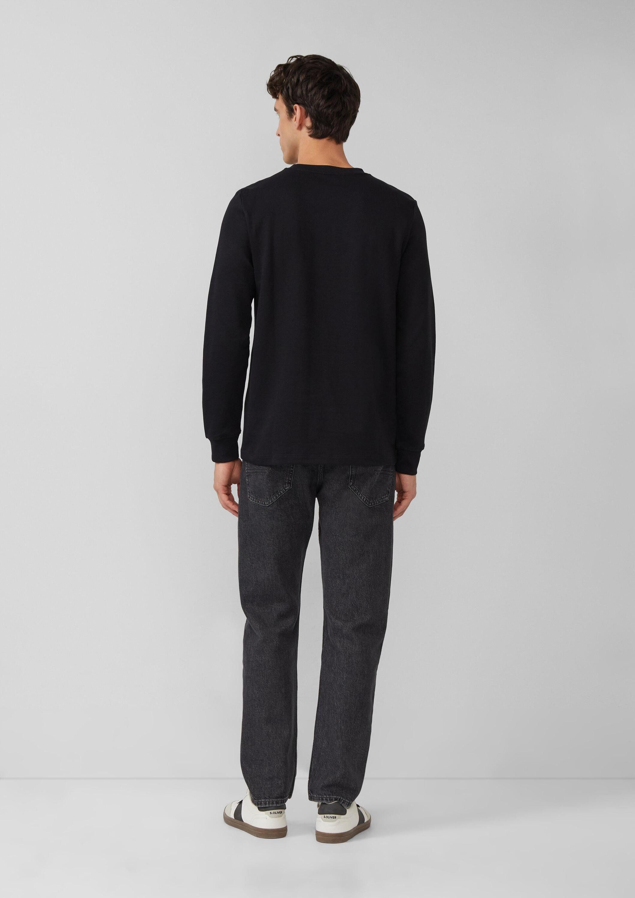 s.Oliver Langarmshirt T-Shirt Geripptes Henley-Shirt mit Label-Patch