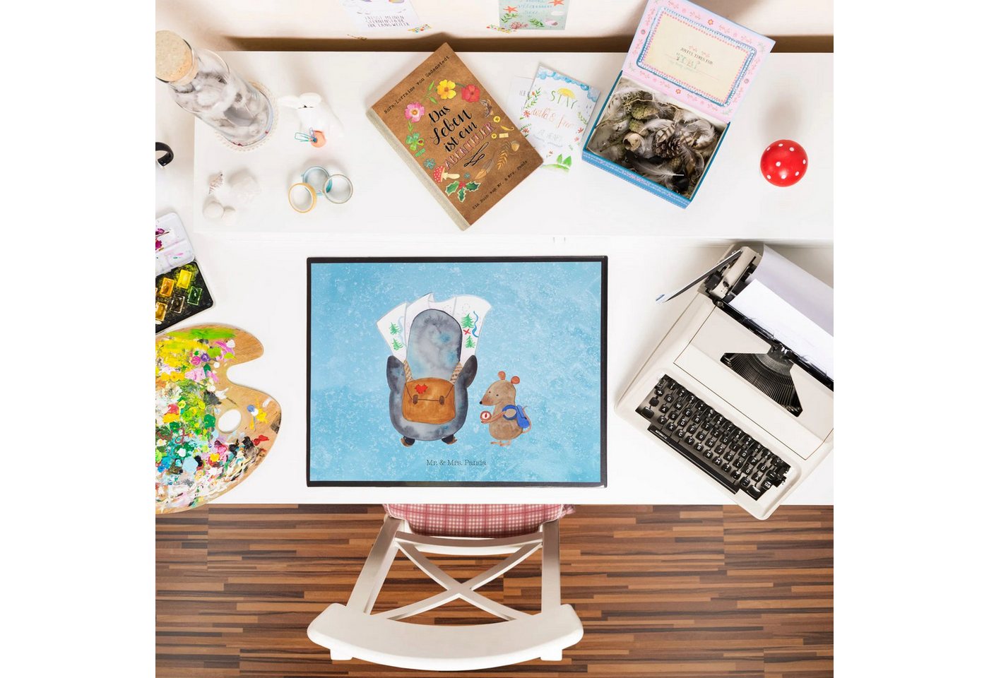 Thumbnail - Mr. & Mrs. Panda Schreibtischunterlage Pinguin & Maus Wanderer - Eisblau - Geschenk, Wanderlust, wandern, Bü, (Packung, ...