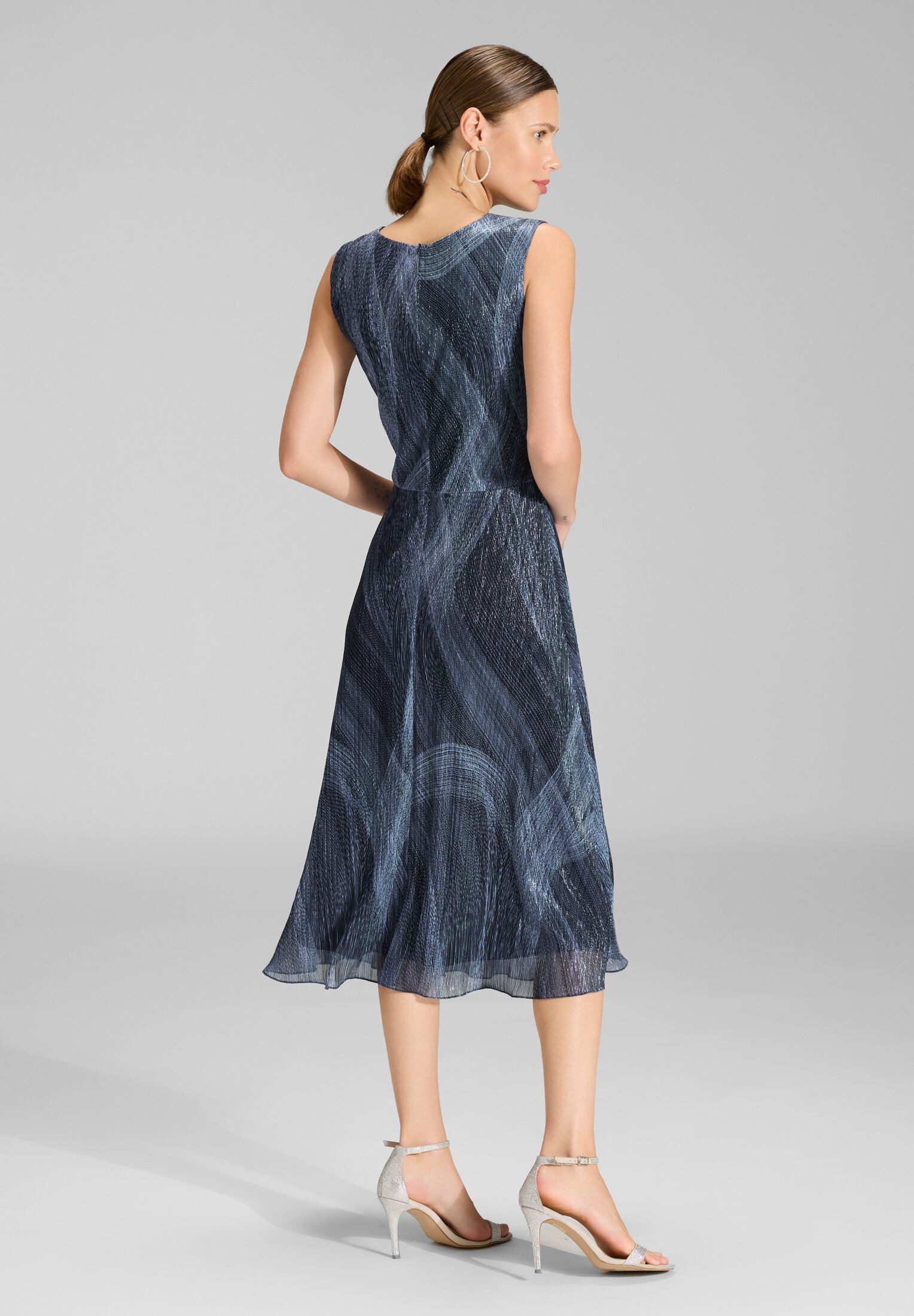 SWING Cocktailkleid - Plissiertes Kleid mit Metallicfäden Taillierter Schnitt mit ausgestelltem Rockteil