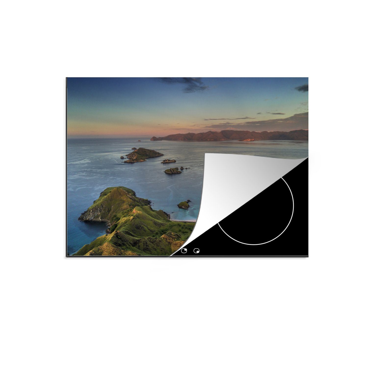 Indonesien, mit im cm, 70x52 Komodo-Nationalpark Mobile Bucht tlg), Inseln MuchoWow der Herdblende-/Abdeckplatte Luftaufnahme nutzbar, Arbeitsfläche Vinyl, (1 Ceranfeldabdeckung