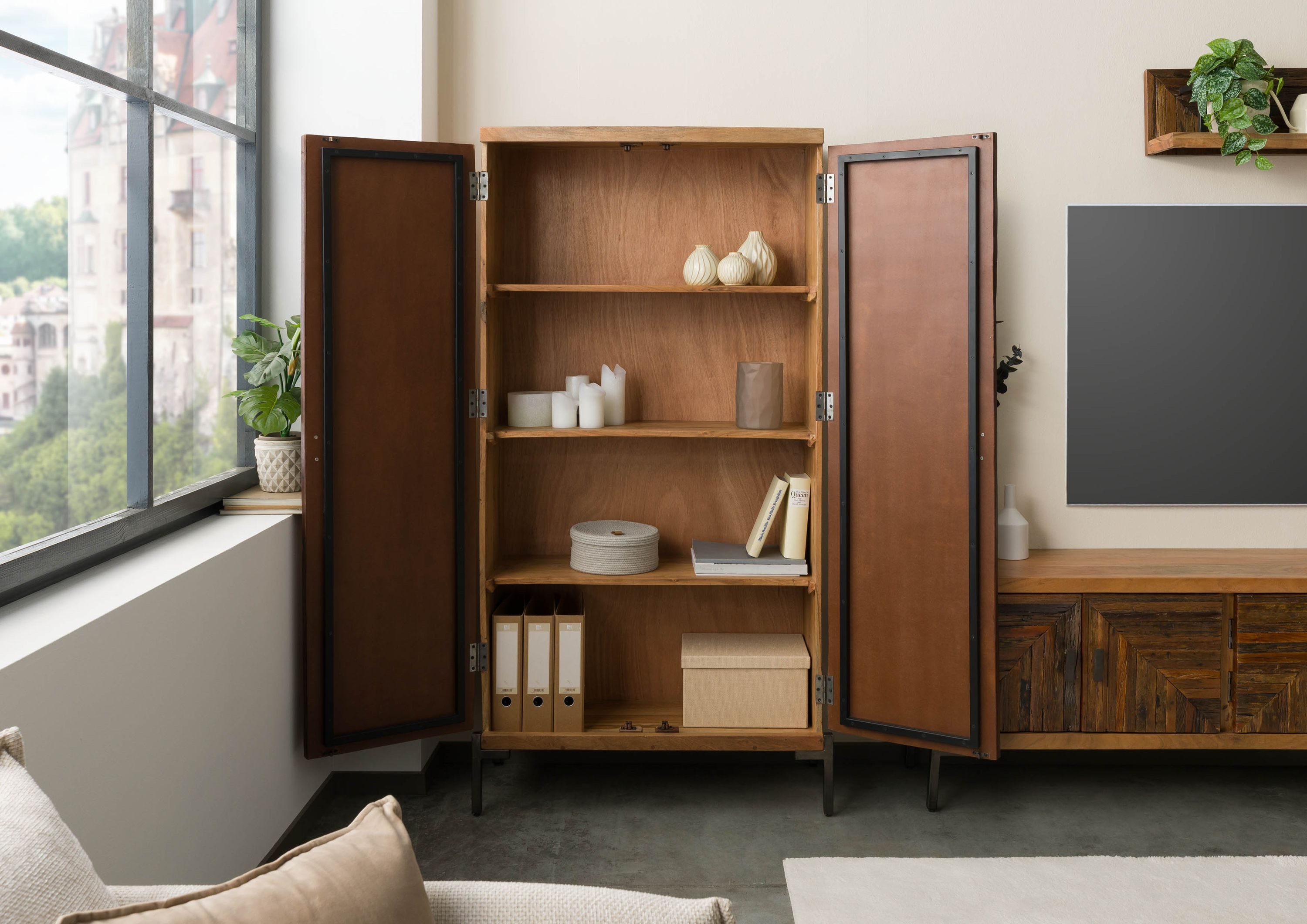 Massivmoebel24 Dreh-/Schwebetürenschrank LYON (Altholz 90x40x180 natur lackiert LYON #170) Altholz 90x40x180 natur lackiert LYON #170