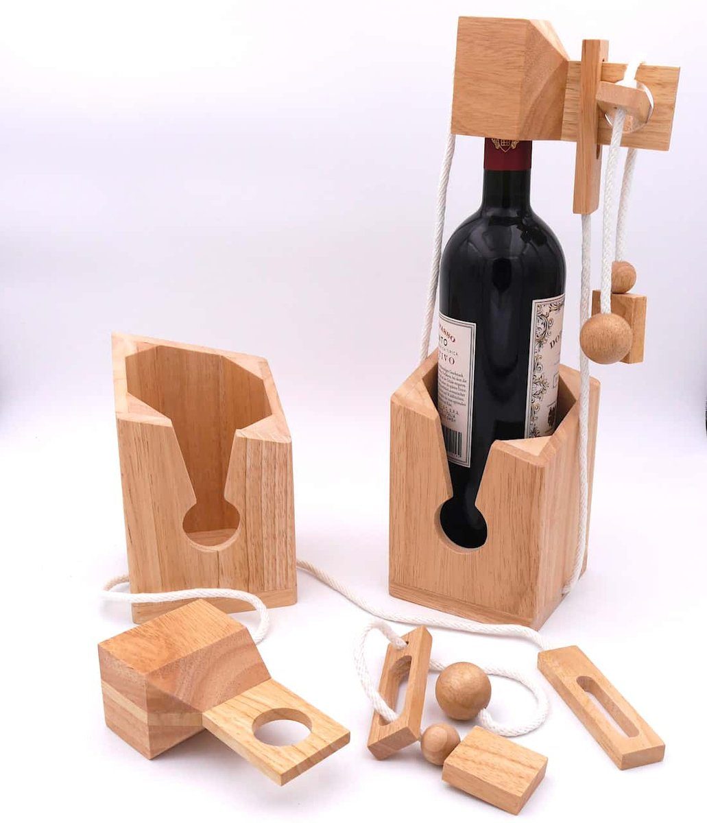 ROMBOL Denkspiele Spiel, Geschenkverpackung Flaschentresor – Edles Denkspiel aus Holz für große Flaschen, wiederverwendbar helles Holz, weißes Band