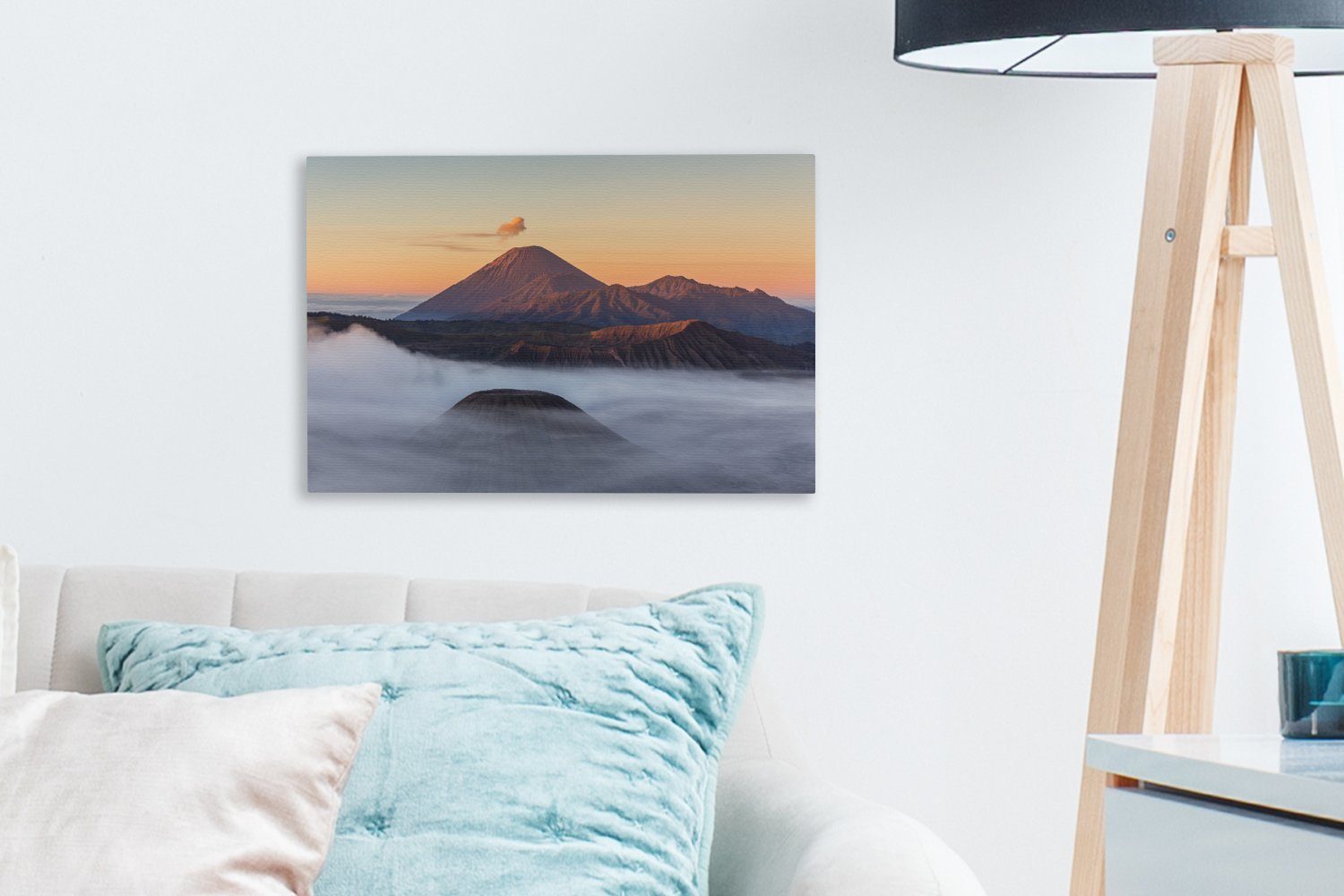 OneMillionCanvasses® Leinwandbild cm Tengger 30x20 der Semeru, Wanddeko, Landschaft in Morgennebel Bromo des Leinwandbilder, Nationalparks Aufhängefertig, Wandbild St), (1