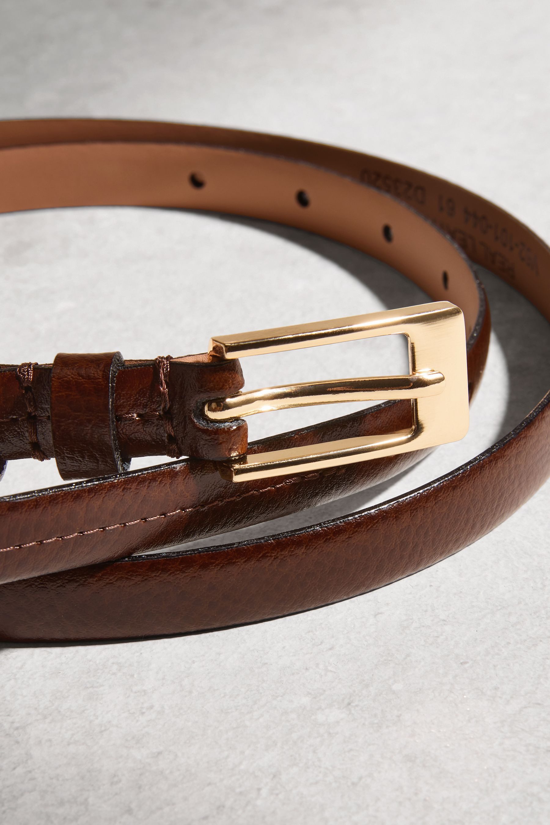 Next Ledergürtel Premium Skinny Ledergürtel, Made in Italy (1-St)
