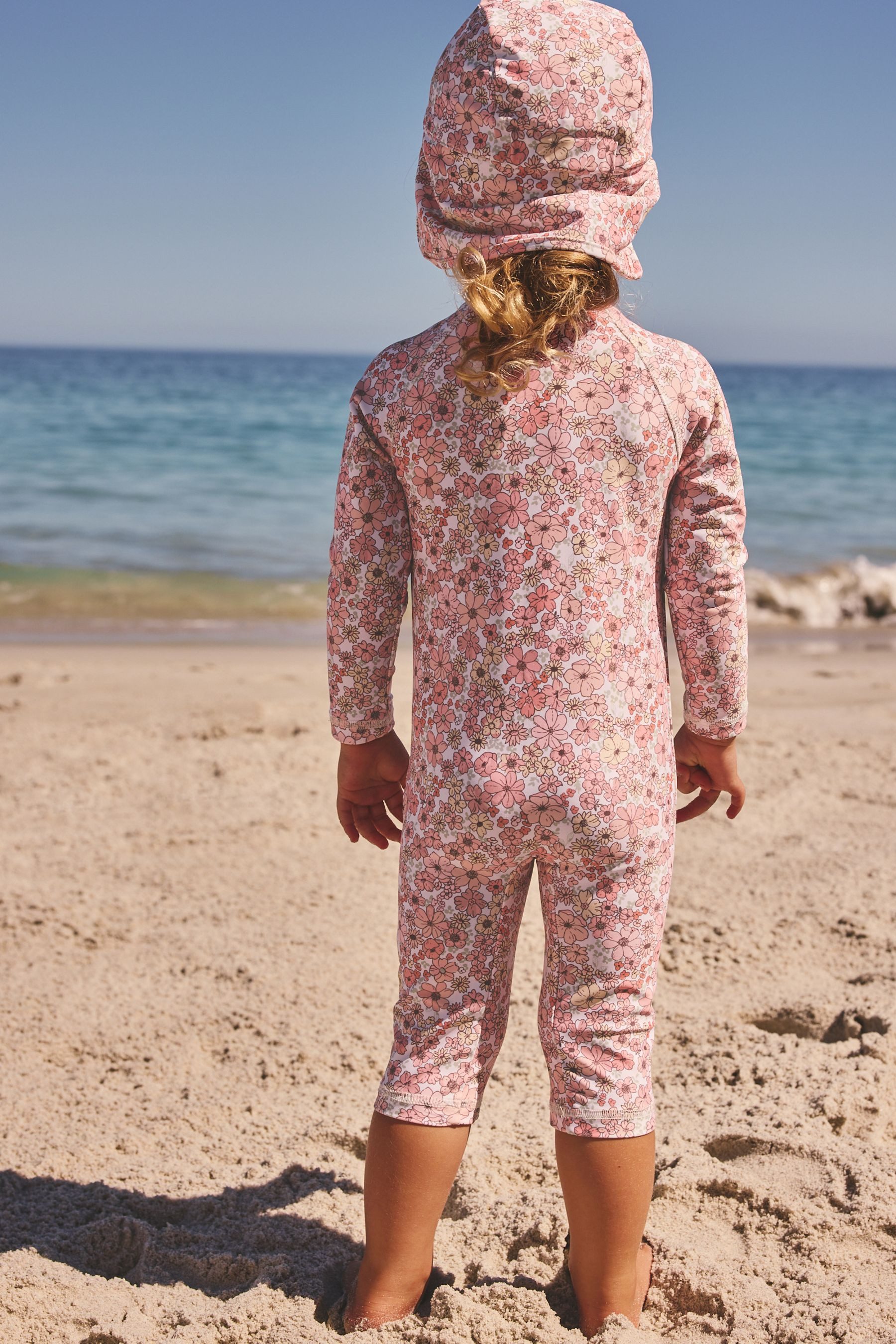 Next Badeanzug Sunsafe-Badeanzug mit langem Bein (1-St)