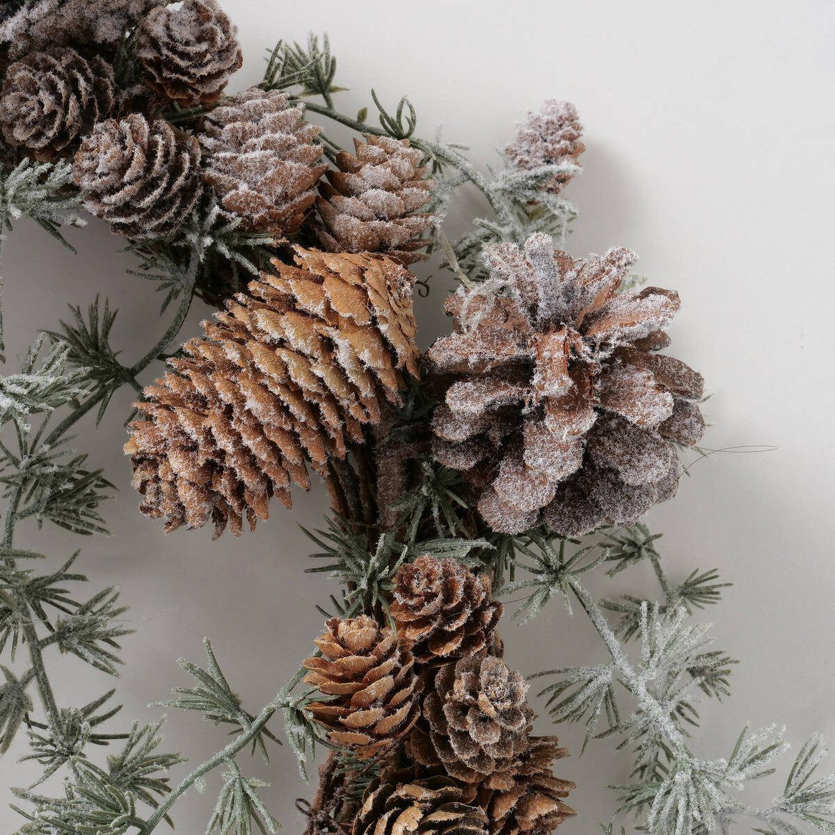 BOLTZE GRUPPE GmbH Adventskranz Handgefertigter Kranz mit Tannenzapfen TANNENZAPF, Ø32 cm, handgefertigt