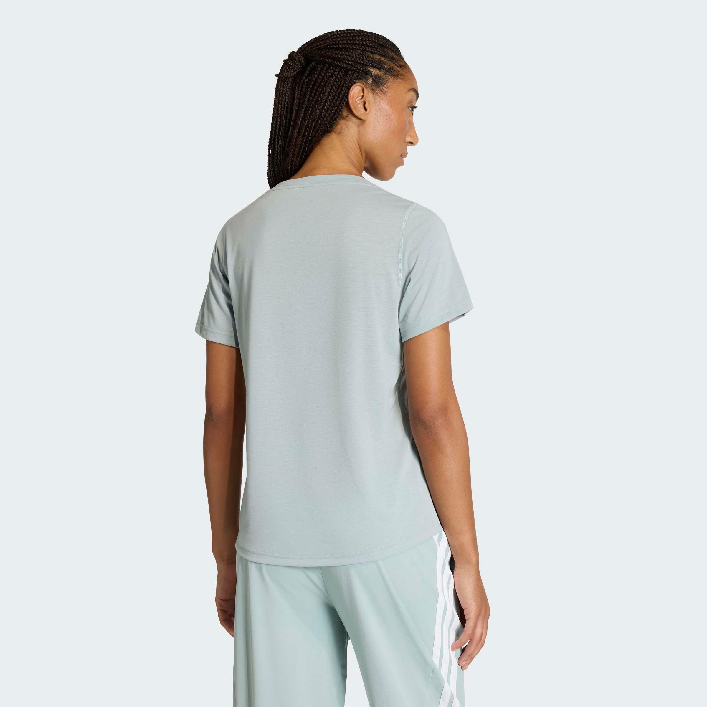adidas Performance T-Shirt WORKOUT ESSENTIALS MIT TIEFEM AUSSCHNITT für sportliche Looks im Alltag und beim Training, ohne Verschluss