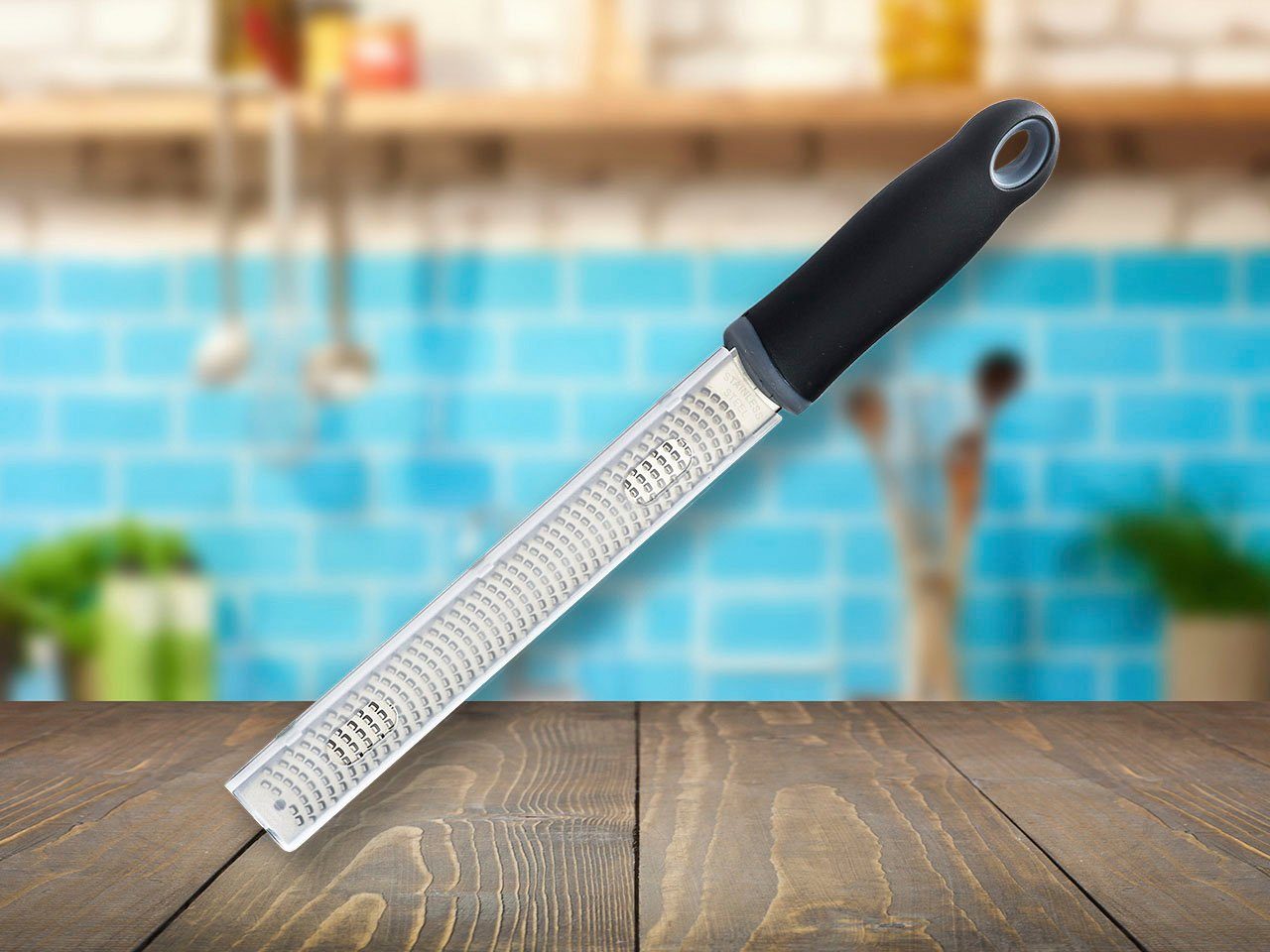 HENSSLERS Küchenreibe, Edelstahl, inkl. Schutzkappe, messerscharfe Edelstahlklinge