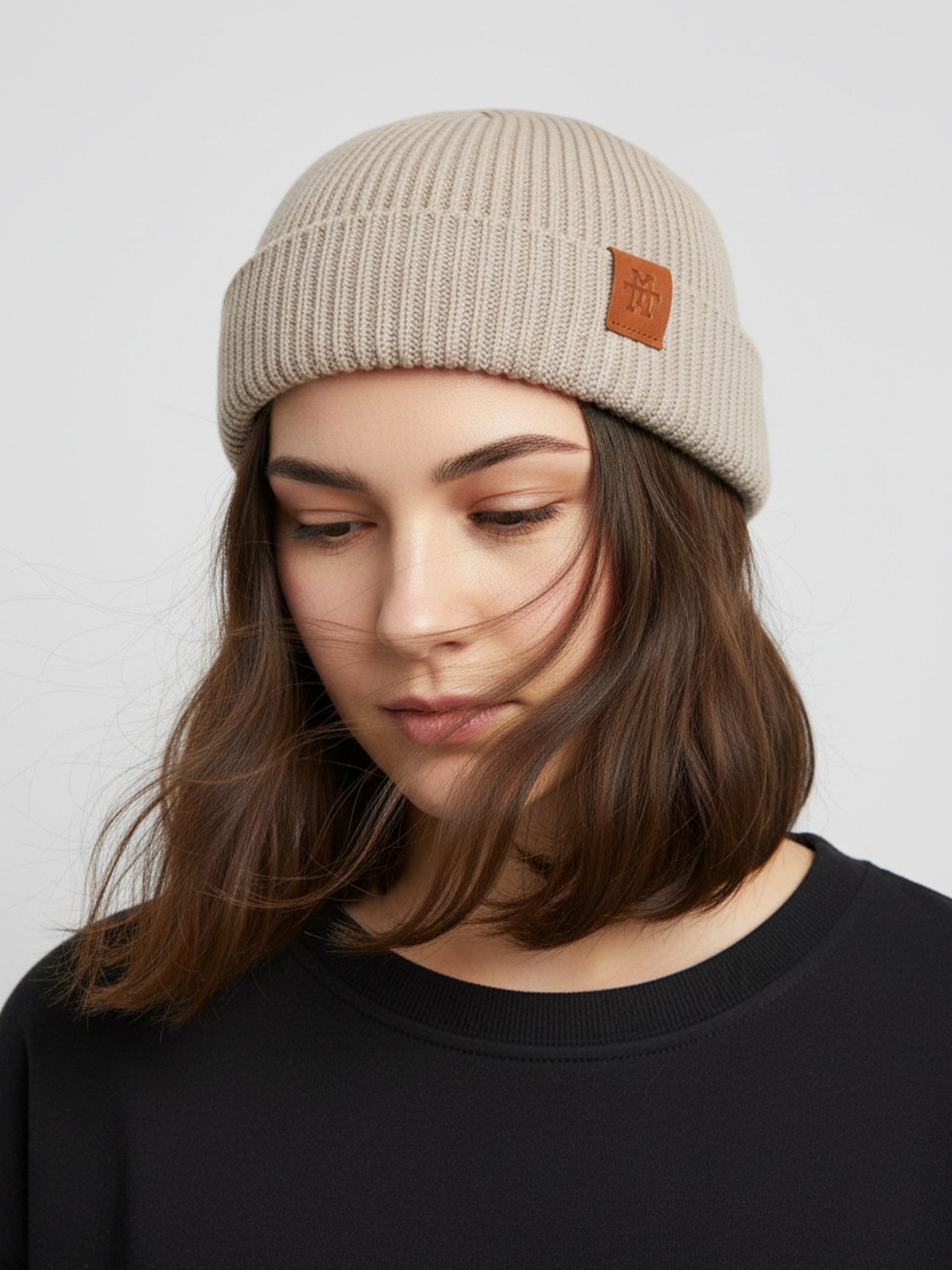 Manufaktur13 Beanie Fishermans Beanie - Strickmütze, Wintermütze, Dockermütze mit Echt-Leder Veredelung