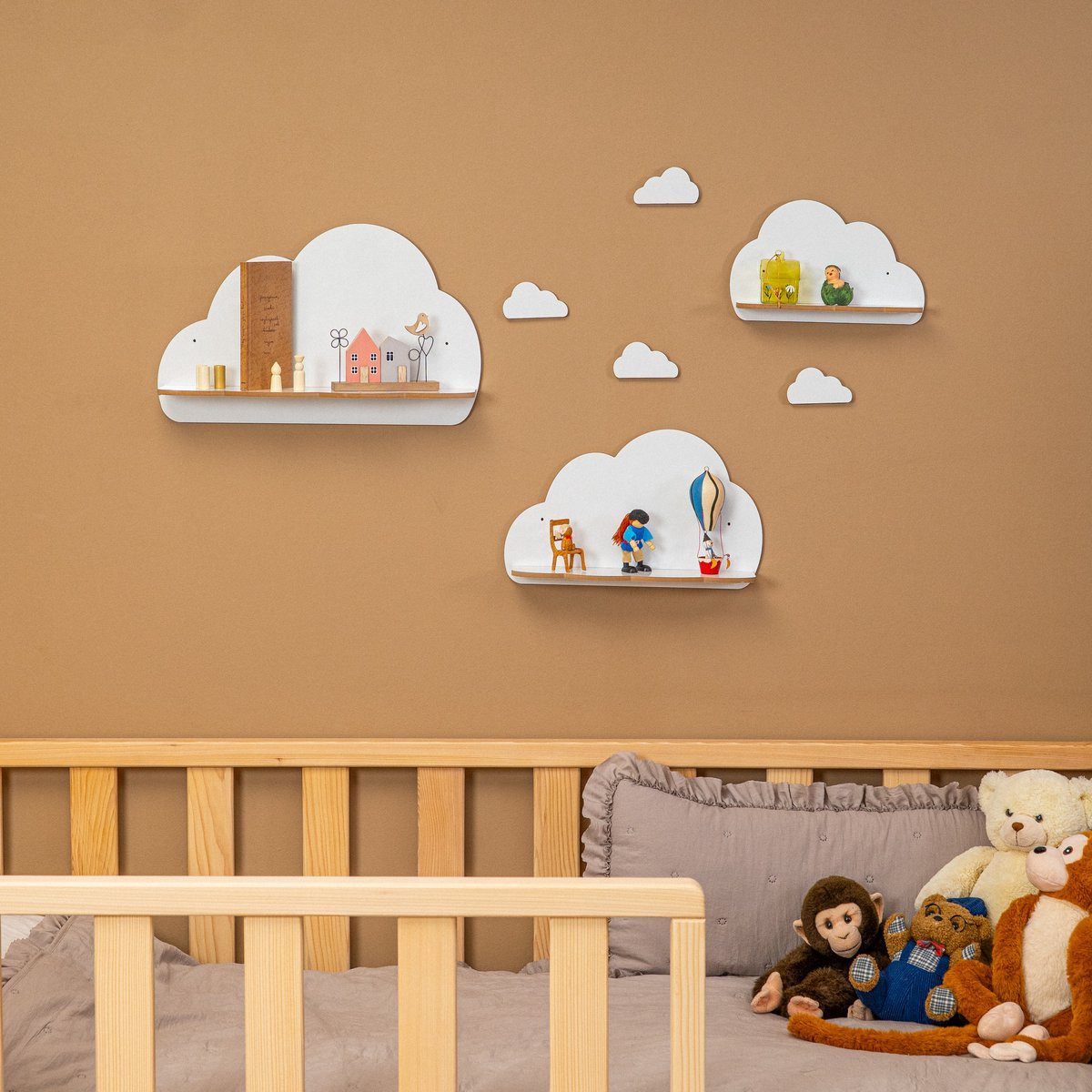 COZYCOLLECTIONS Kinderregal 3er-Set weiße Wandregale aus Holz in Wolkenform, 3-teiliges, Kinderzimmer-Bücherregal & Spielzeugregal Kinderzimmerdekoration
