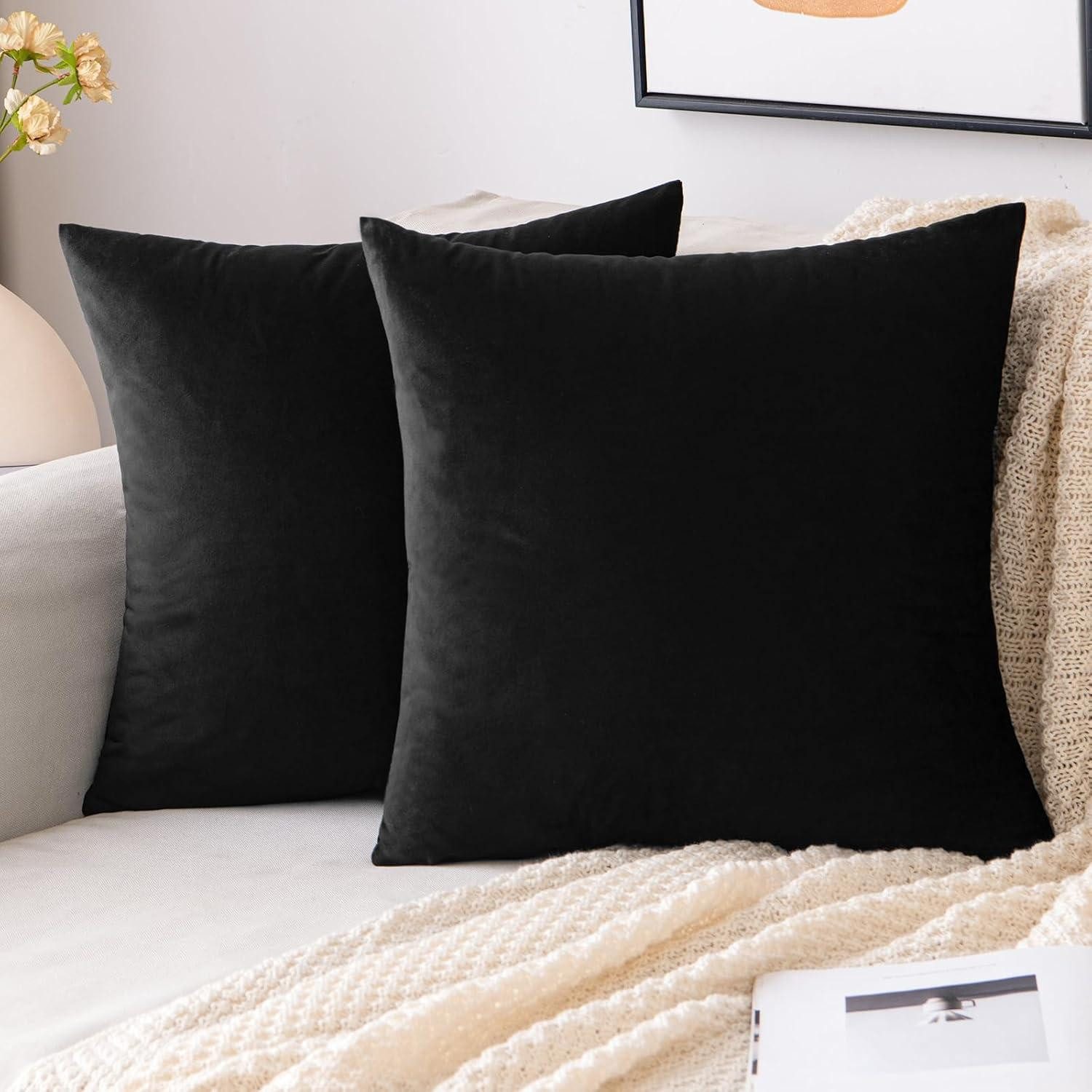 LuxusKollektion Kissenbezug Kissenbezug Samt Schwarz Reißverschluss 50 x 50 cm 2 Stück A schwarz