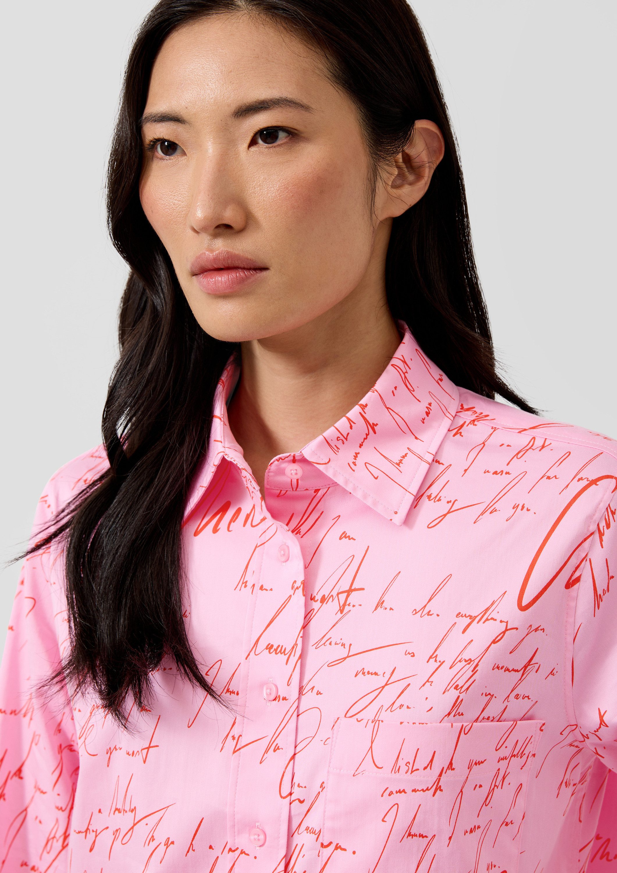 s.Oliver Langarmbluse Bluse Verkürzte Hemdbluse aus Popeline mit All-over-Print