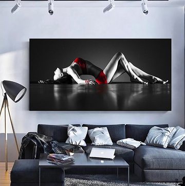 TPFLiving Kunstdruck (OHNE RAHMEN) Poster - Leinwand - Wandbild, Nackte Frau in roter Lingerie - Akt mit rotem Nachthemd (Leinwand Wohnzimmer, Leinwand Bilder, Kunstdruck), Farben: Schwarz, Weiß, Rot - Größe 20x30cm