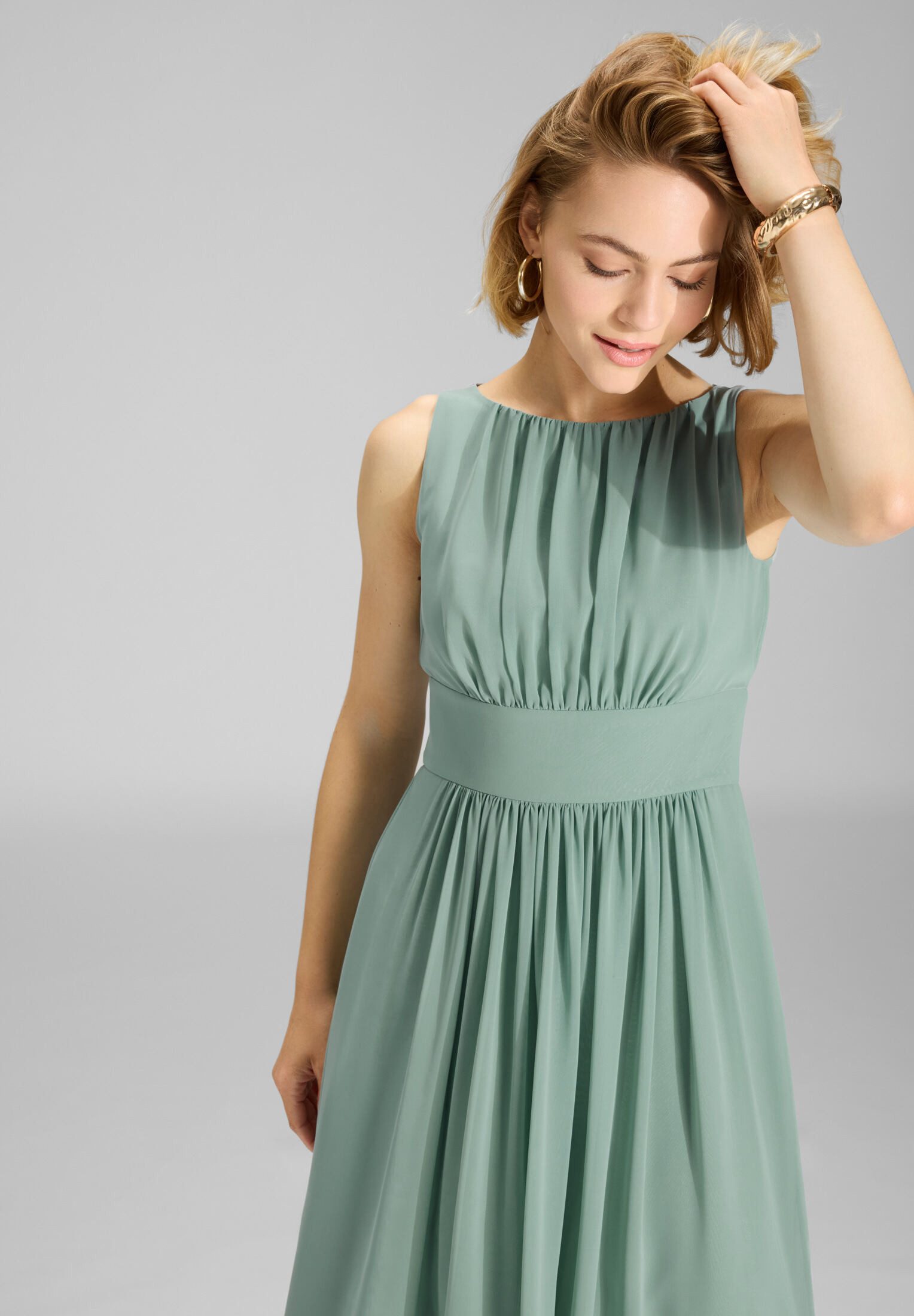 SWING Cocktailkleid - Chiffonkleid mit Taillenpasse Taillierter Schnitt mit fließendem Rockteil