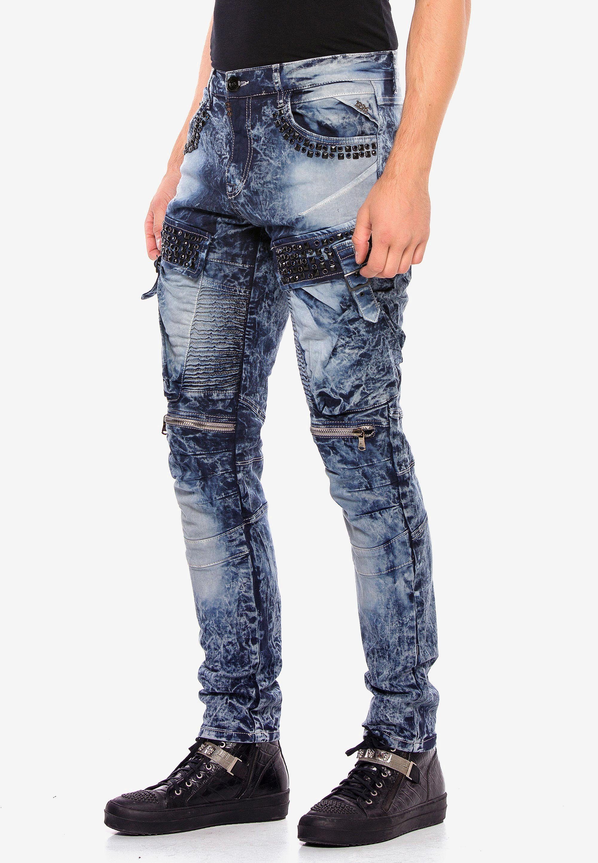 Cipo & Baxx Jeans Bequeme blau Fit Edelstein in mit Regular Taschen