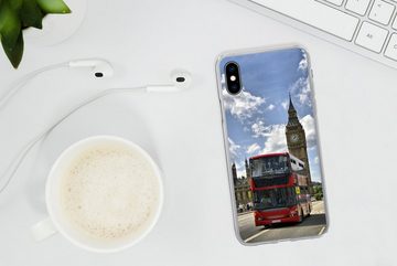MuchoWow Handyhülle Ein roter Bus mitten in London, Handyhülle Apple iPhone Xs, Smartphone-Bumper, Print, Handy