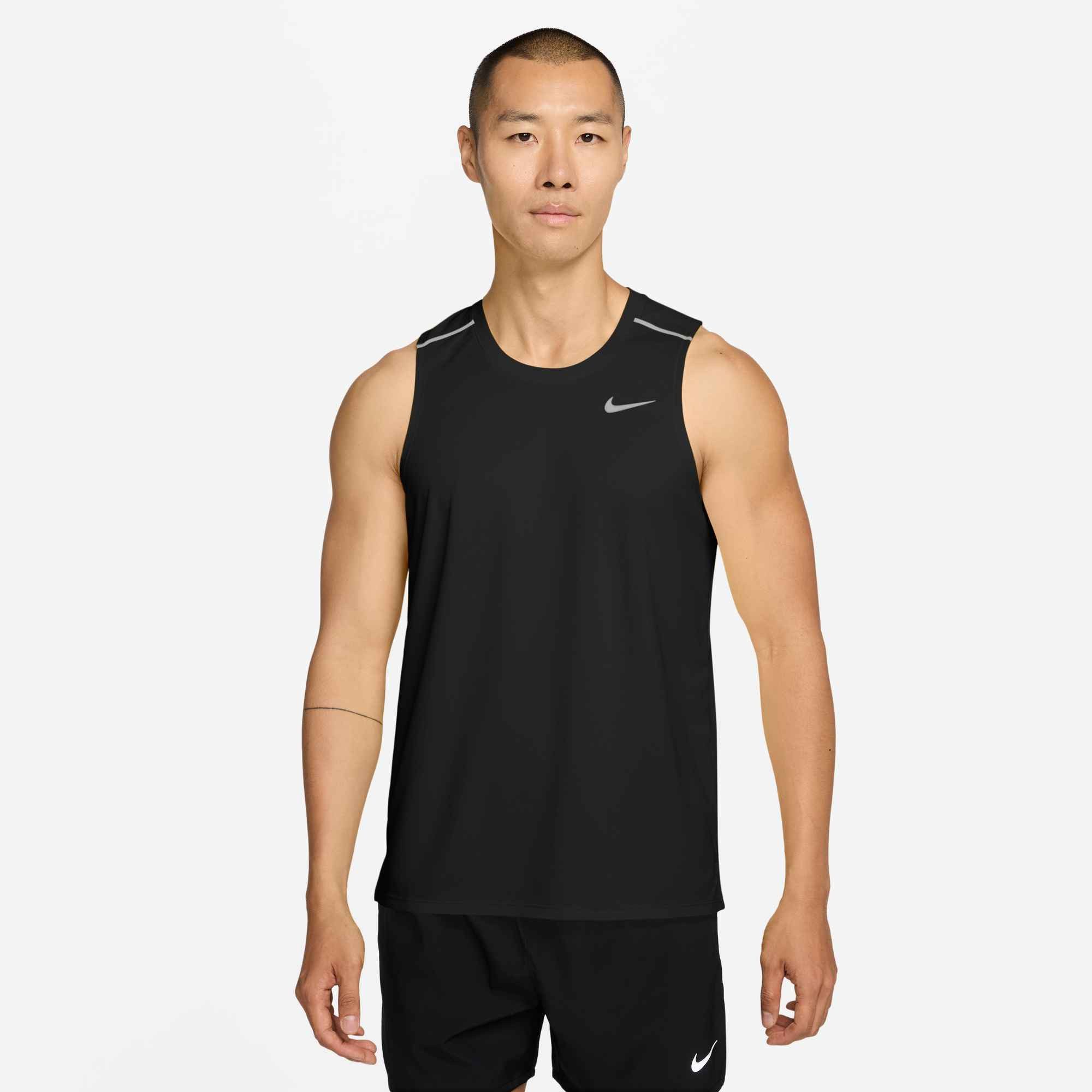 Nike Tanktop M NK DF MILER TANK TOP mit reflektierenden Details, atmungsaktives Material