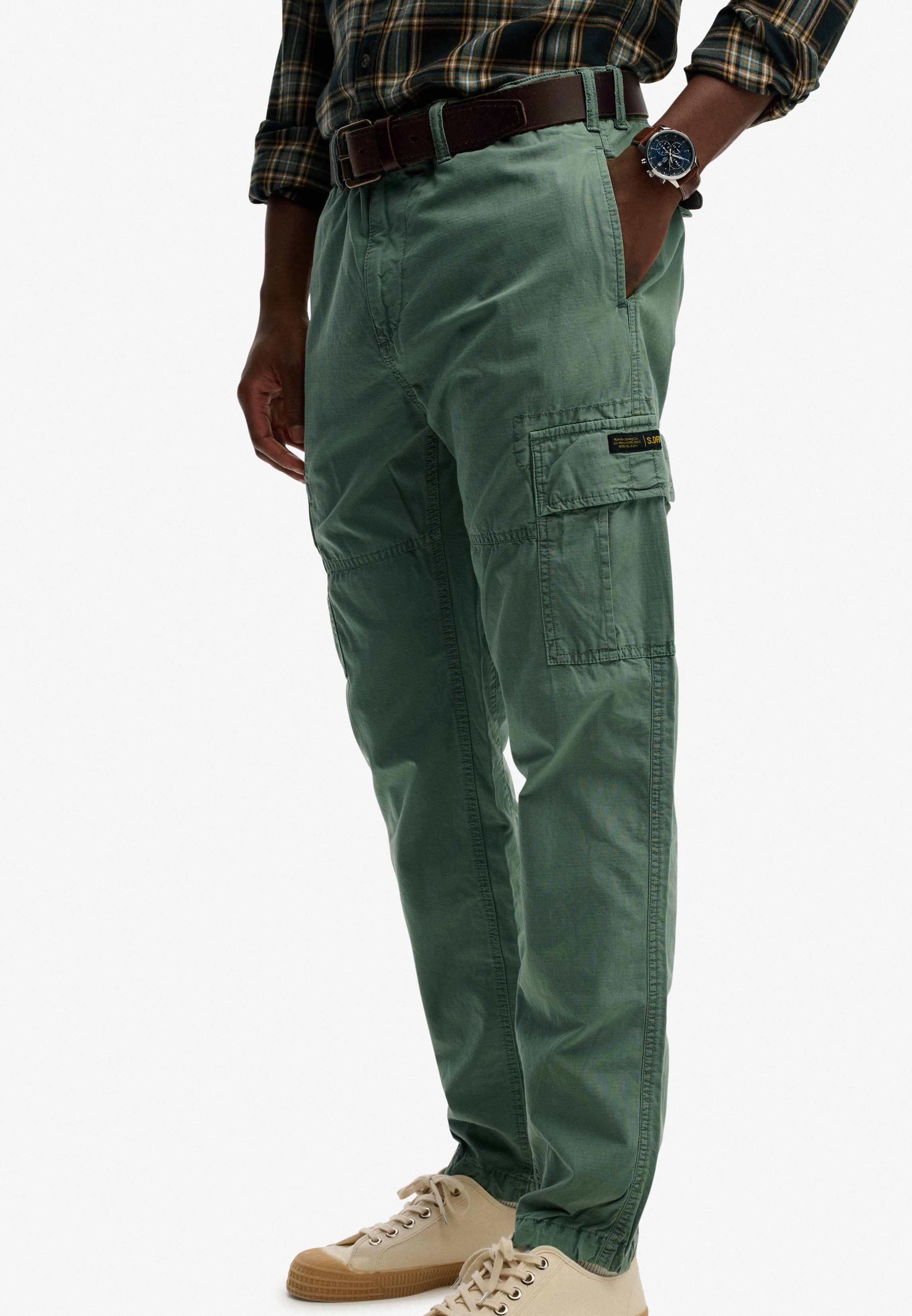 Superdry Cargohose RIPSTOP LIGHT CARGO PANT Regular Fit, knöchellange Schnittform, mit Reißverschluss