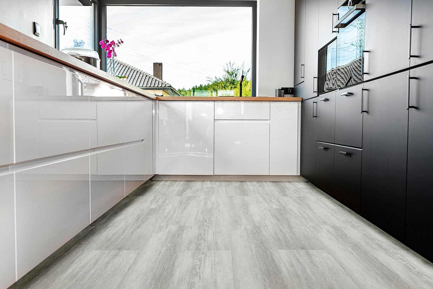 misento Vinylboden selbstklebend in Beton- und Marmoroptik, 24 PVC Fliesen je ca. 60,96 x 30,48 cm, PVC Bodenbelag 4,46 m², für Fußbodenheizung, Badezimmer, Wohnräume