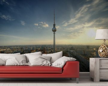 Wallario Vliestapete Fernsehturm Berlin mit Panoramablick über die Stadt, seidenmatte Oberfläche