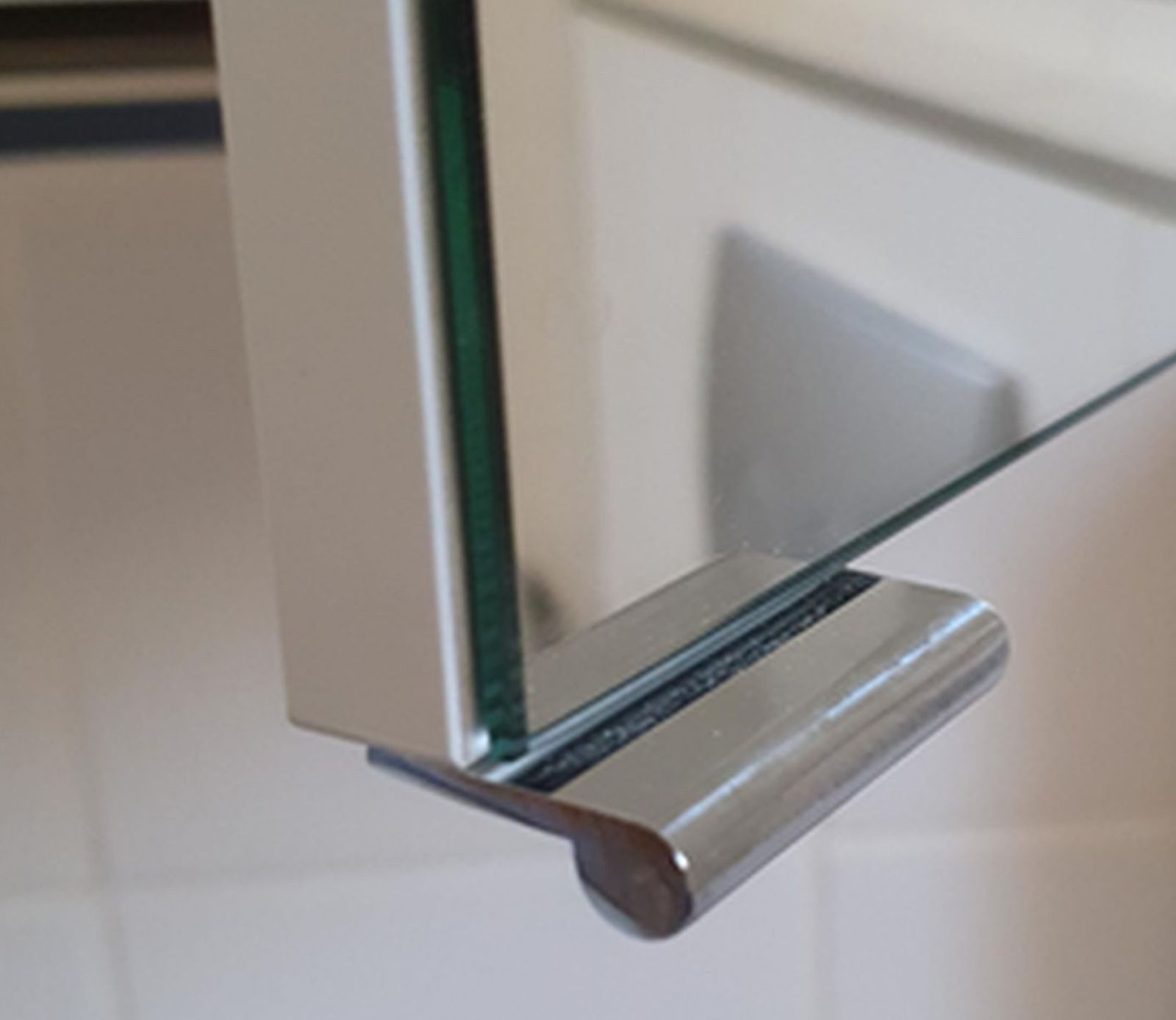 livingpoint24 Möbelgriff Spiegelschrankgriff BA 32mm, Türgriff günstig online kaufen