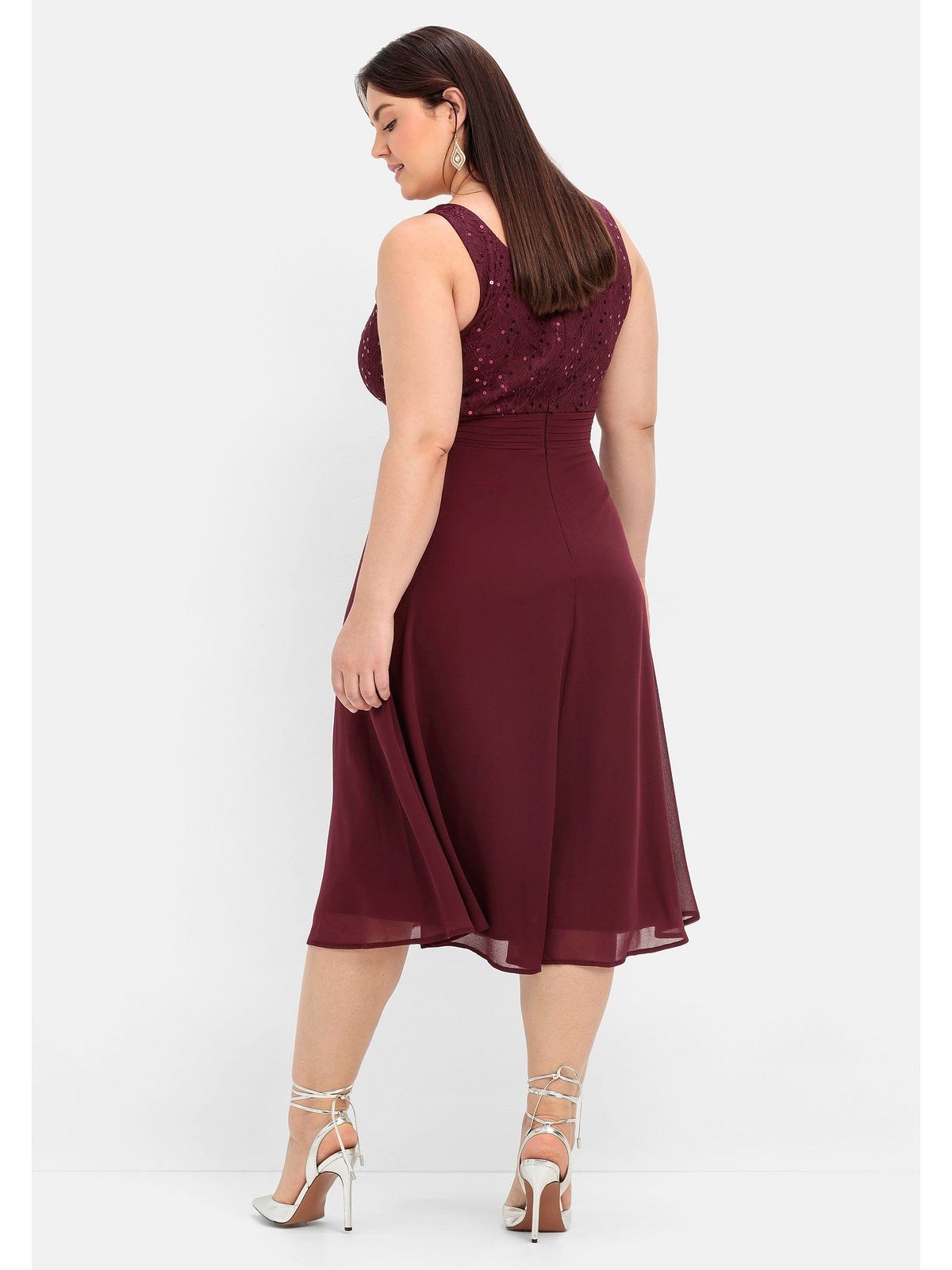 aubergine und Cocktailkleid Pailletten mit Größen Große Spitze Sheego