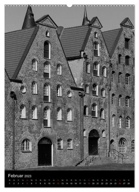 CALVENDO Wandkalender Lübeck schwarz-weiß (Premium, hochwertiger DIN A2 Wandkalender 2023, Kunstdruck in Hochglanz)