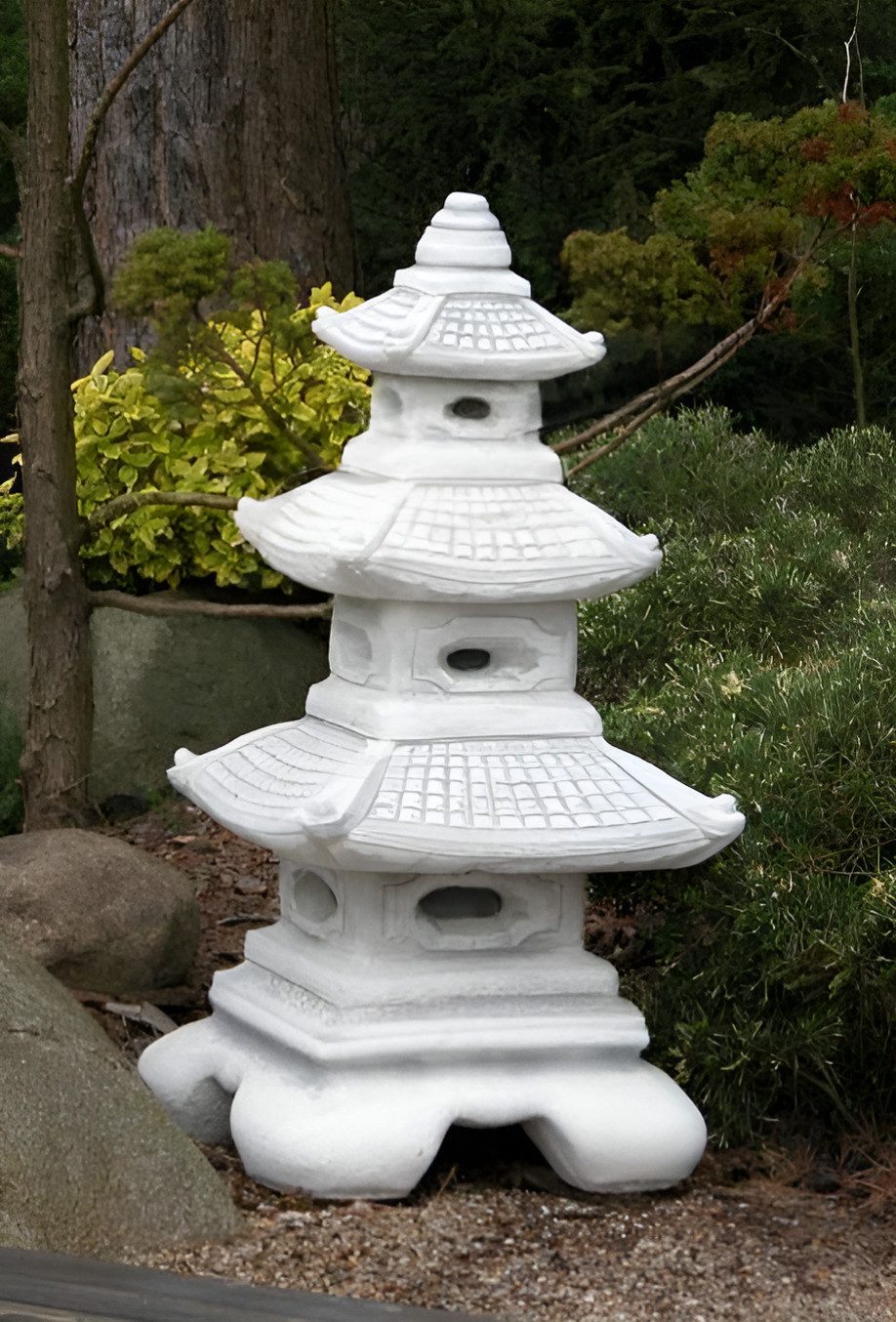 JVmoebel Skulptur Japanische Gartenlampe aus hochwertigem Material, handgefertigt, Made in Europa