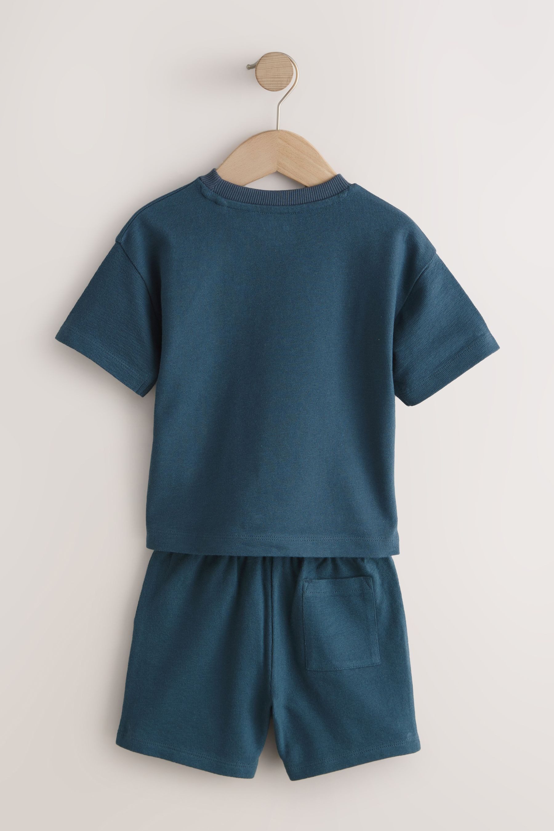 Next T-Shirt & Shorts Kurzärmeliges T-Shirt und Shorts im 3er-Set (6-tlg)