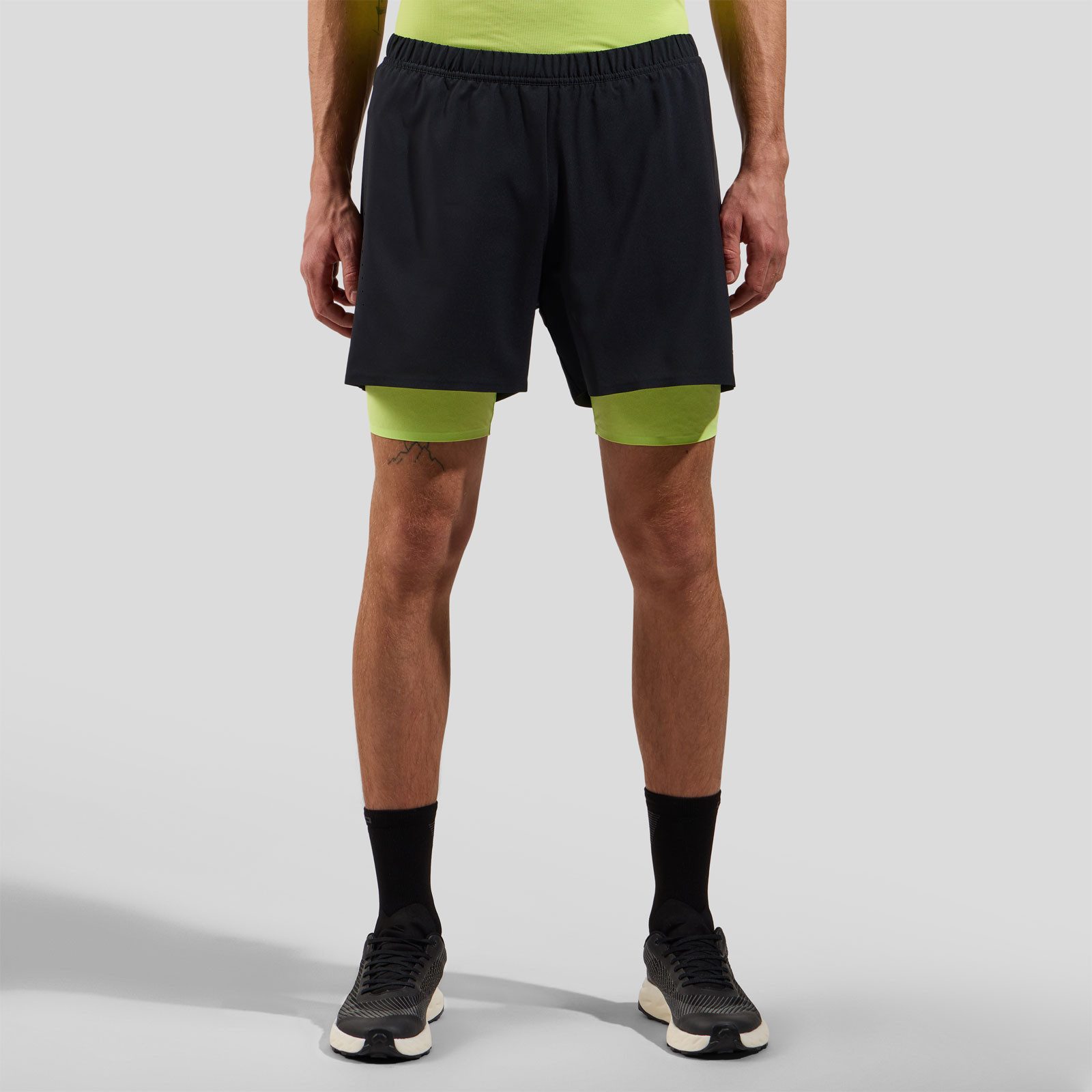 Odlo Laufshorts ZEROWEIGHT 5 Inch 2-in-1 Laufshorts 322562-15000 Leichte Runningshort mit Sprinter