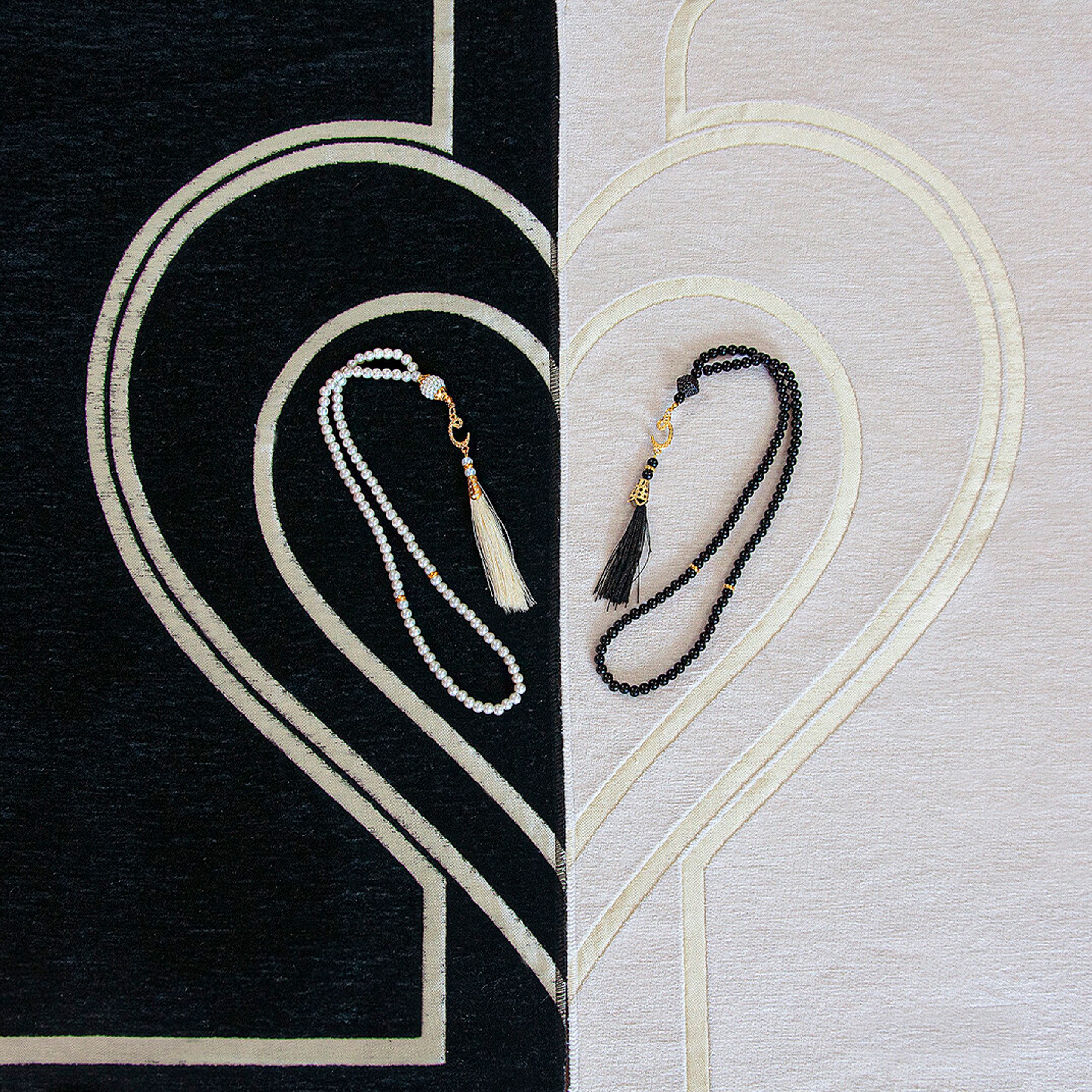 TeppichHome24 Teppich Paar-Gebetsteppich Herzmotiv in Schwarz & Weiß – Gesc günstig online kaufen