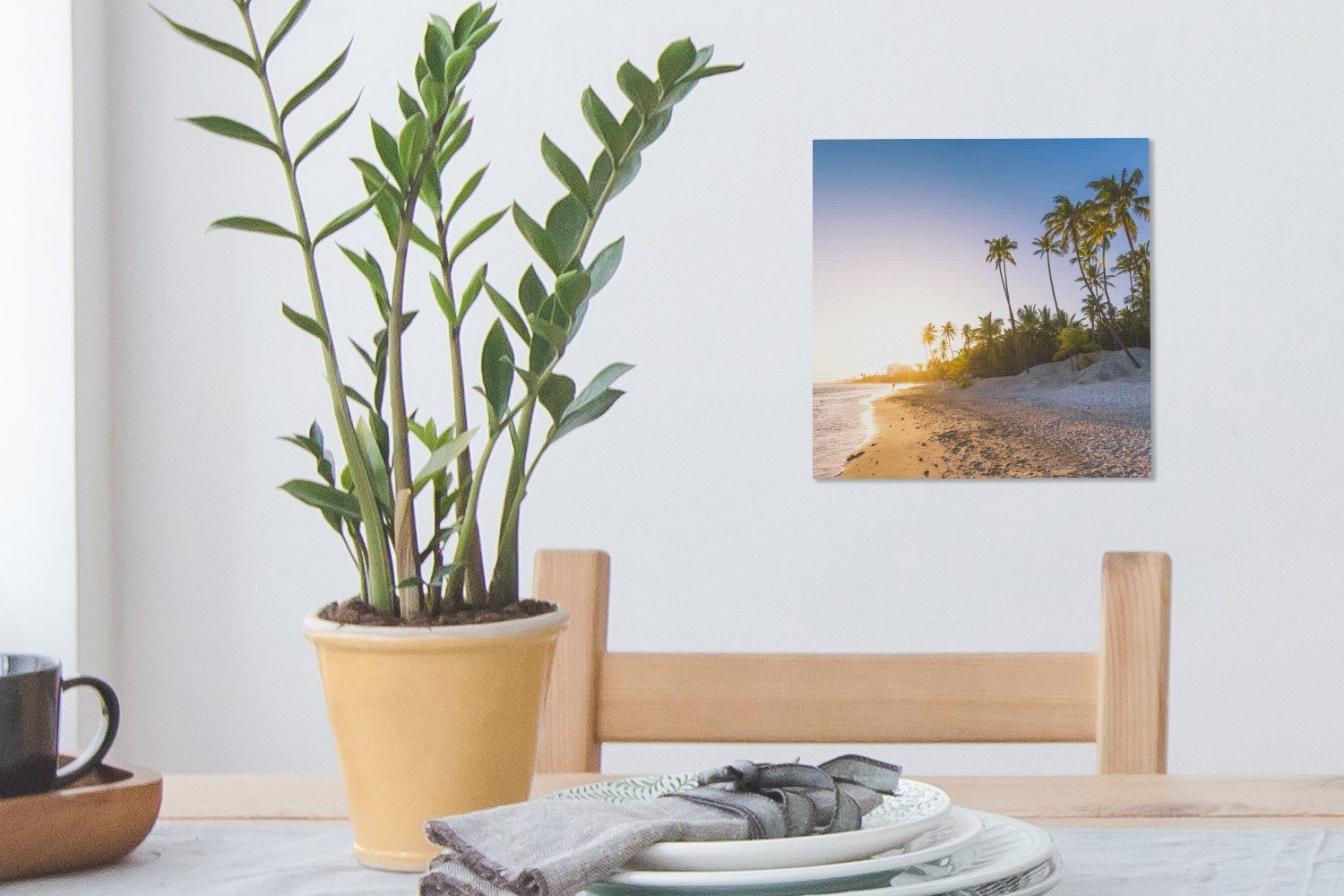 Leinwand OneMillionCanvasses® für (1 Wohnzimmer Bilder Schlafzimmer - Sand, Leinwandbild - St), Palme Strand